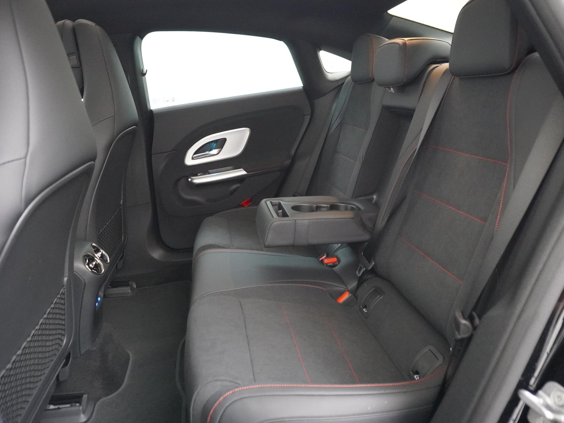 Mercedes-Benz CLA-Klasse 250+ Launch Edition 85 kWh Accu 22