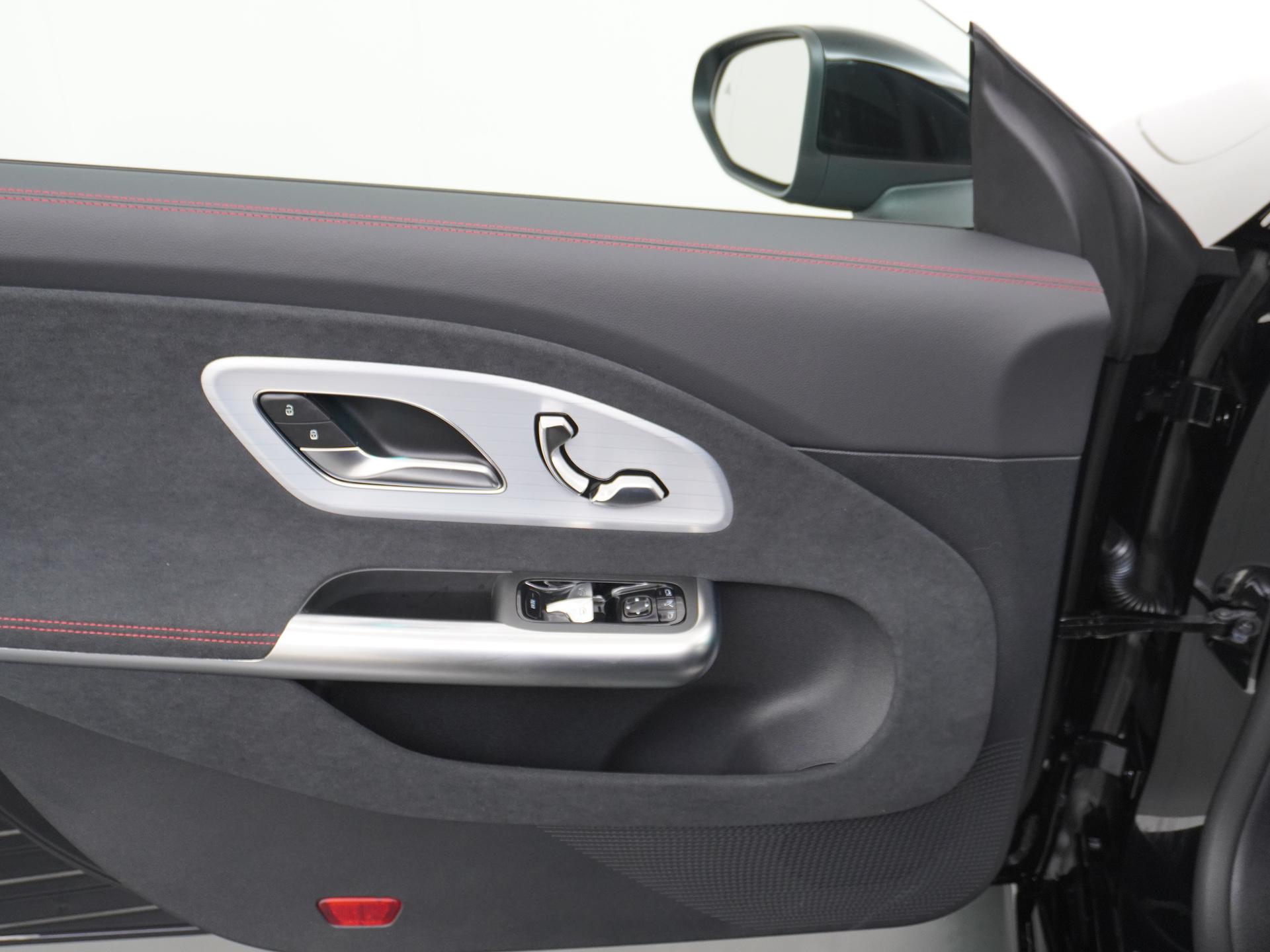 Mercedes-Benz CLA-Klasse 250+ Launch Edition 85 kWh Accu 16