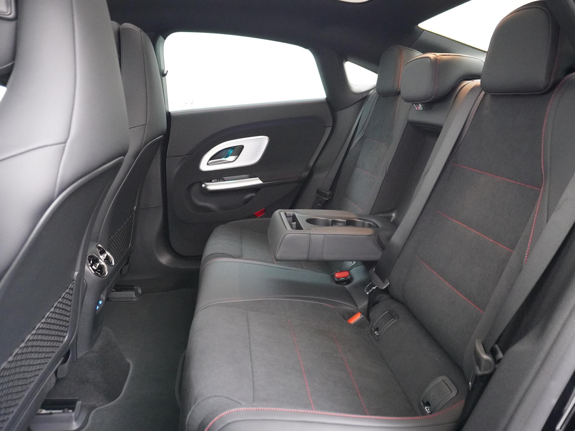 Mercedes-Benz CLA-Klasse 250+ Launch Edition 85 kWh Accu 23