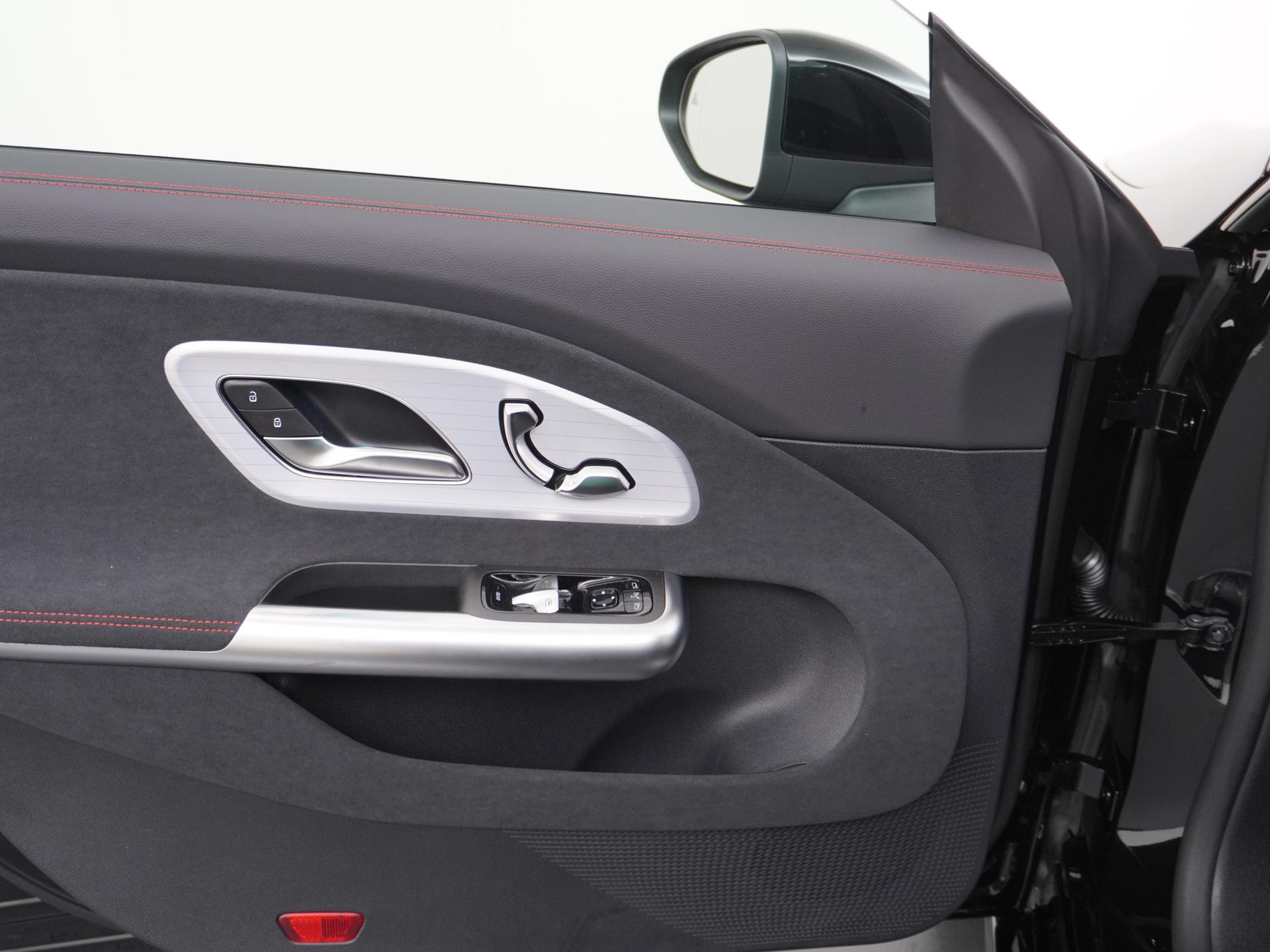 Mercedes-Benz CLA-Klasse 250+ Launch Edition 85 kWh Accu 18