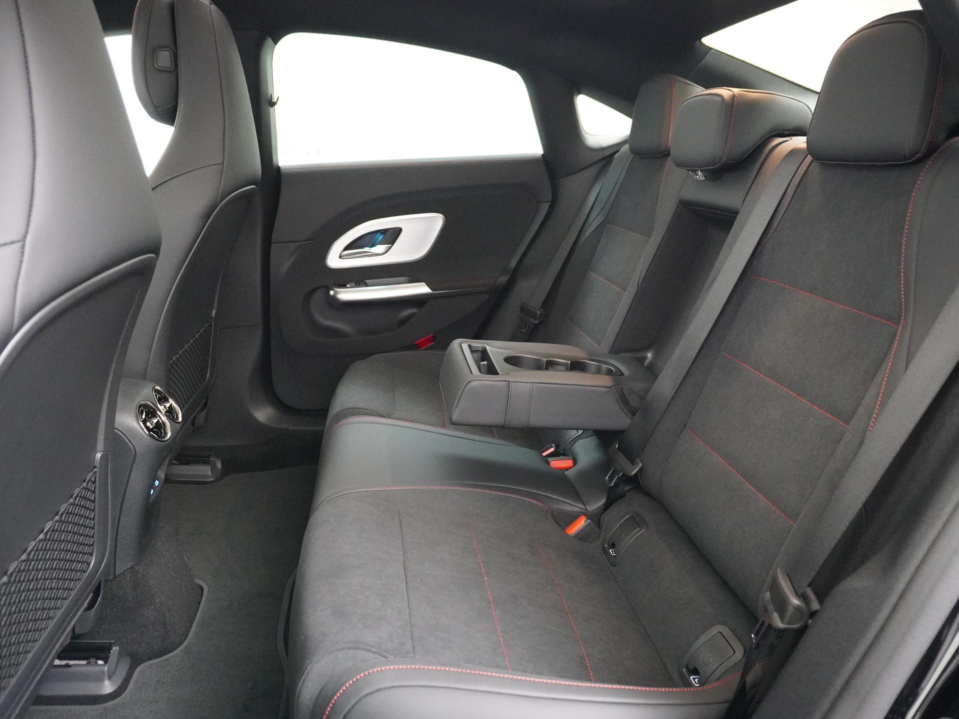 Mercedes-Benz CLA-Klasse 250+ Launch Edition 85 kWh Accu 25