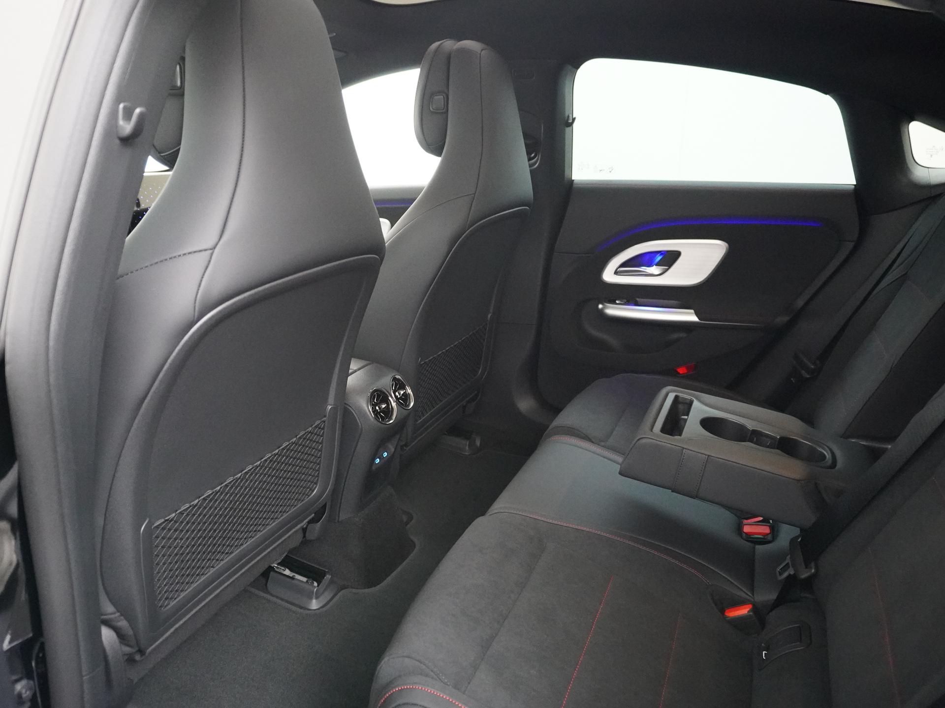 Mercedes-Benz CLA-Klasse 250+ Launch Edition 85 kWh Accu 21