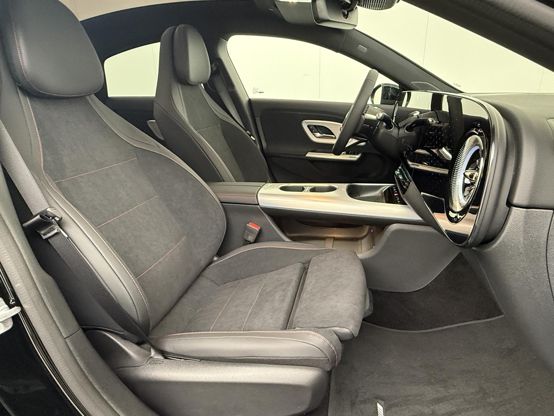 Mercedes-Benz CLA-Klasse 250+ Launch Edition 85 kWh Accu 39