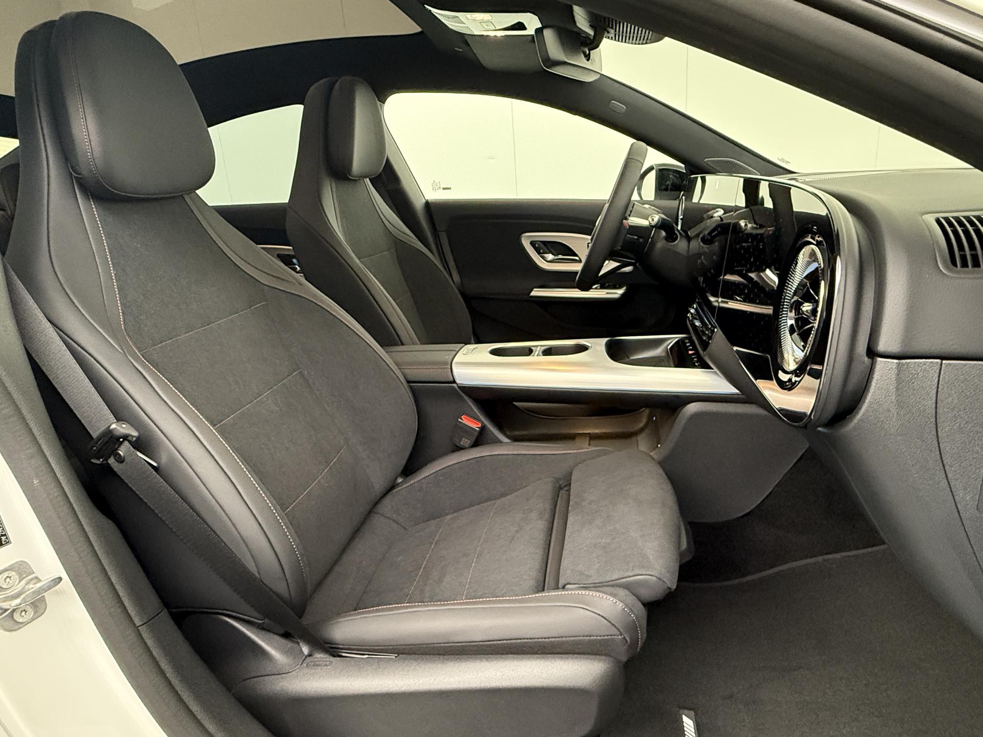 Mercedes-Benz CLA-Klasse 250+ Launch Edition 85 kWh Accu 38