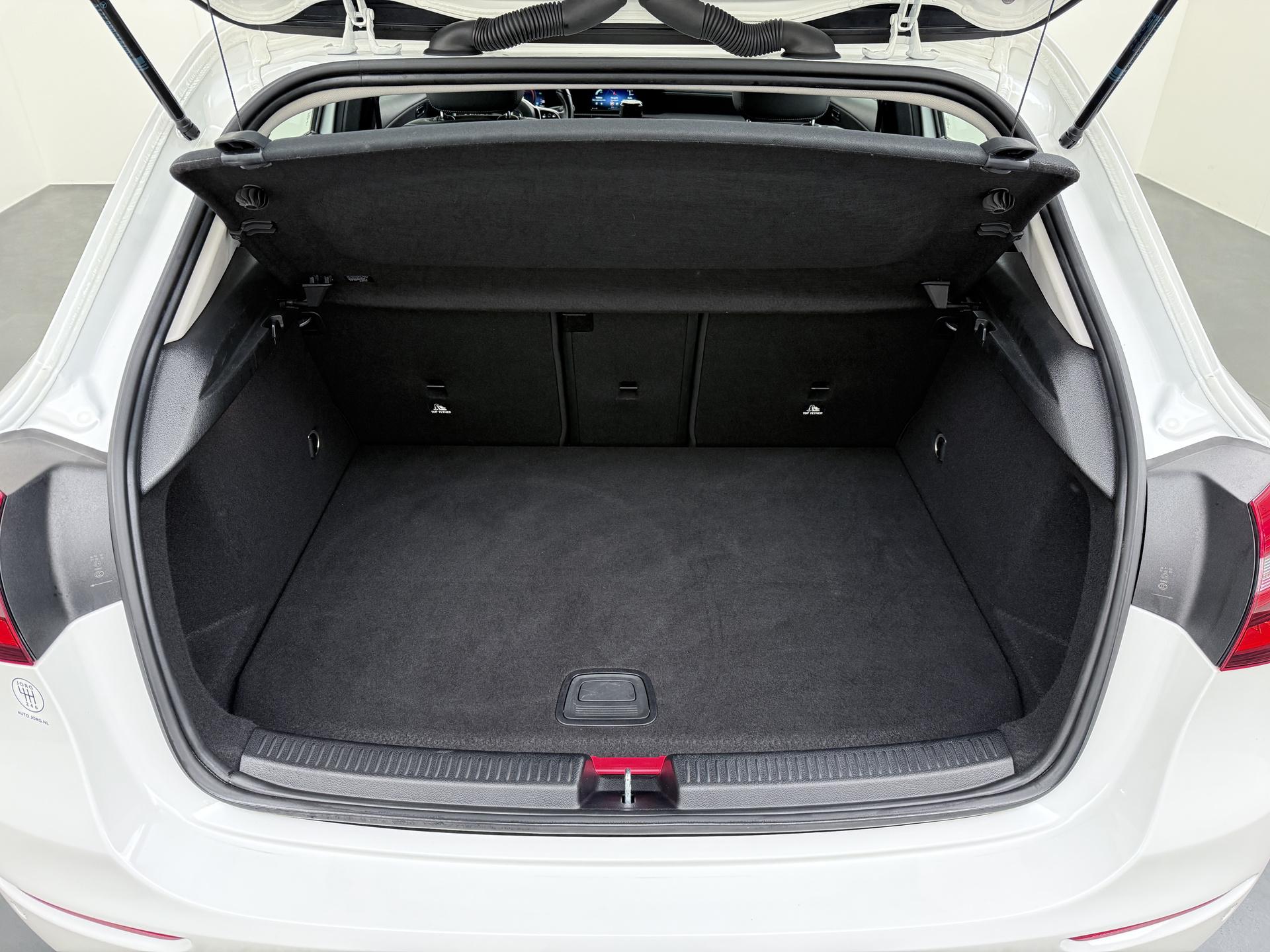 Mercedes-Benz A-Klasse 250 e 6