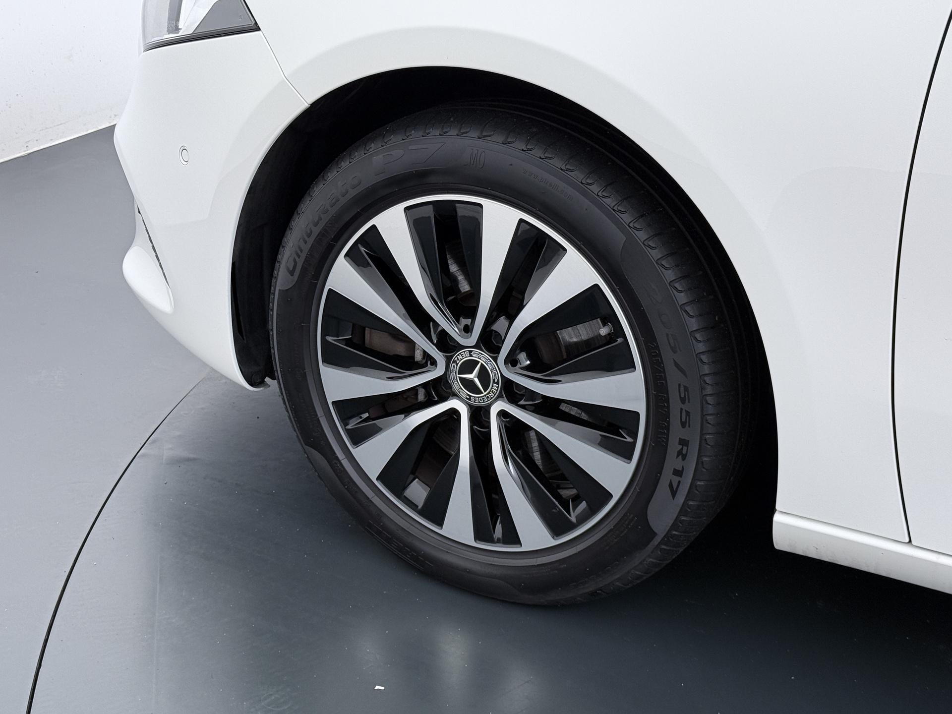 Mercedes-Benz A-Klasse 250 e 7