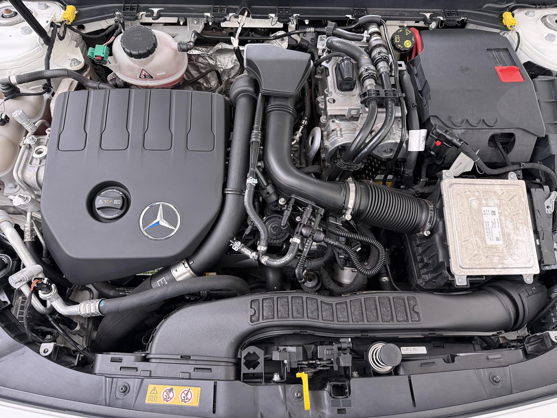 Mercedes-Benz A-klasse 250 e AMG 19