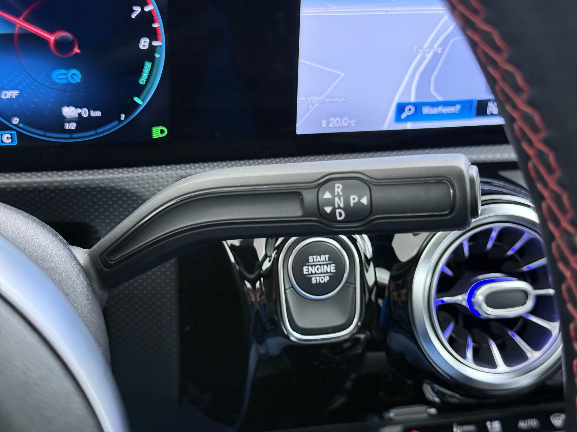 Mercedes-Benz A-klasse 250 e AMG 27