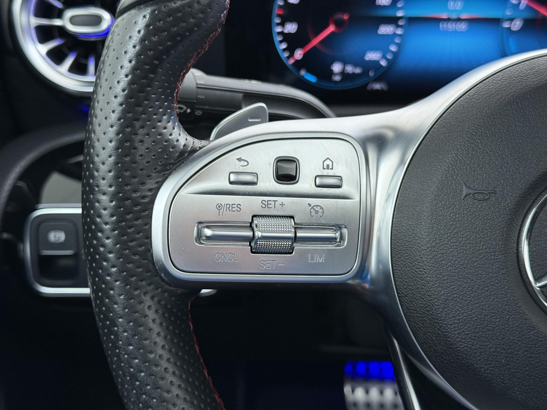 Mercedes-Benz A-klasse 250 e AMG 28