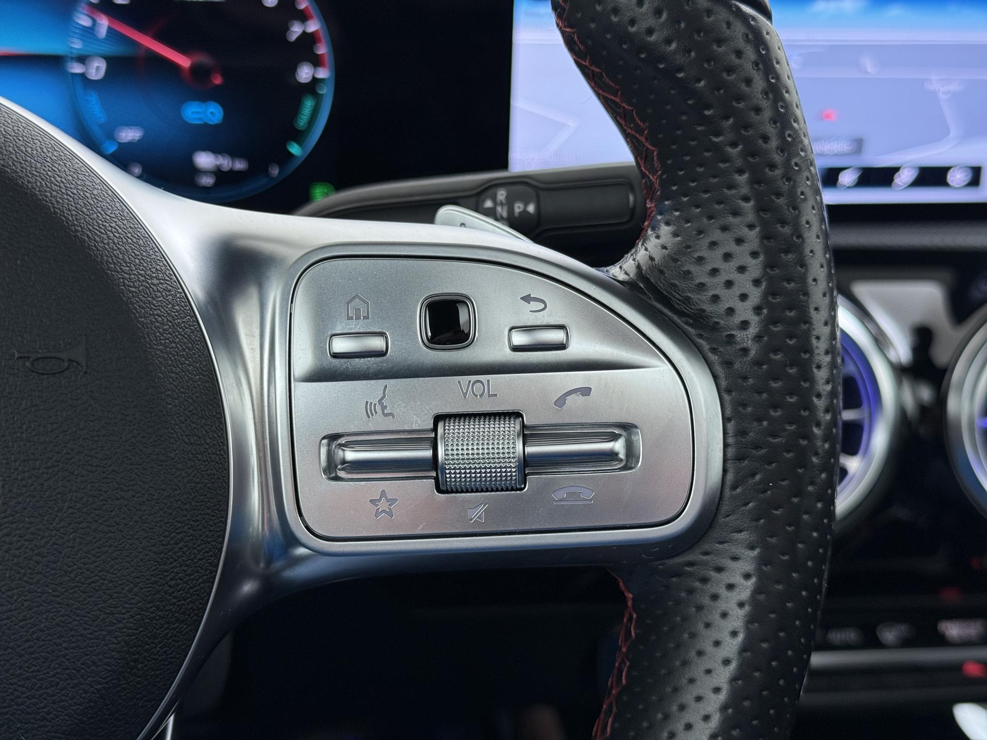 Mercedes-Benz A-klasse 250 e AMG 29