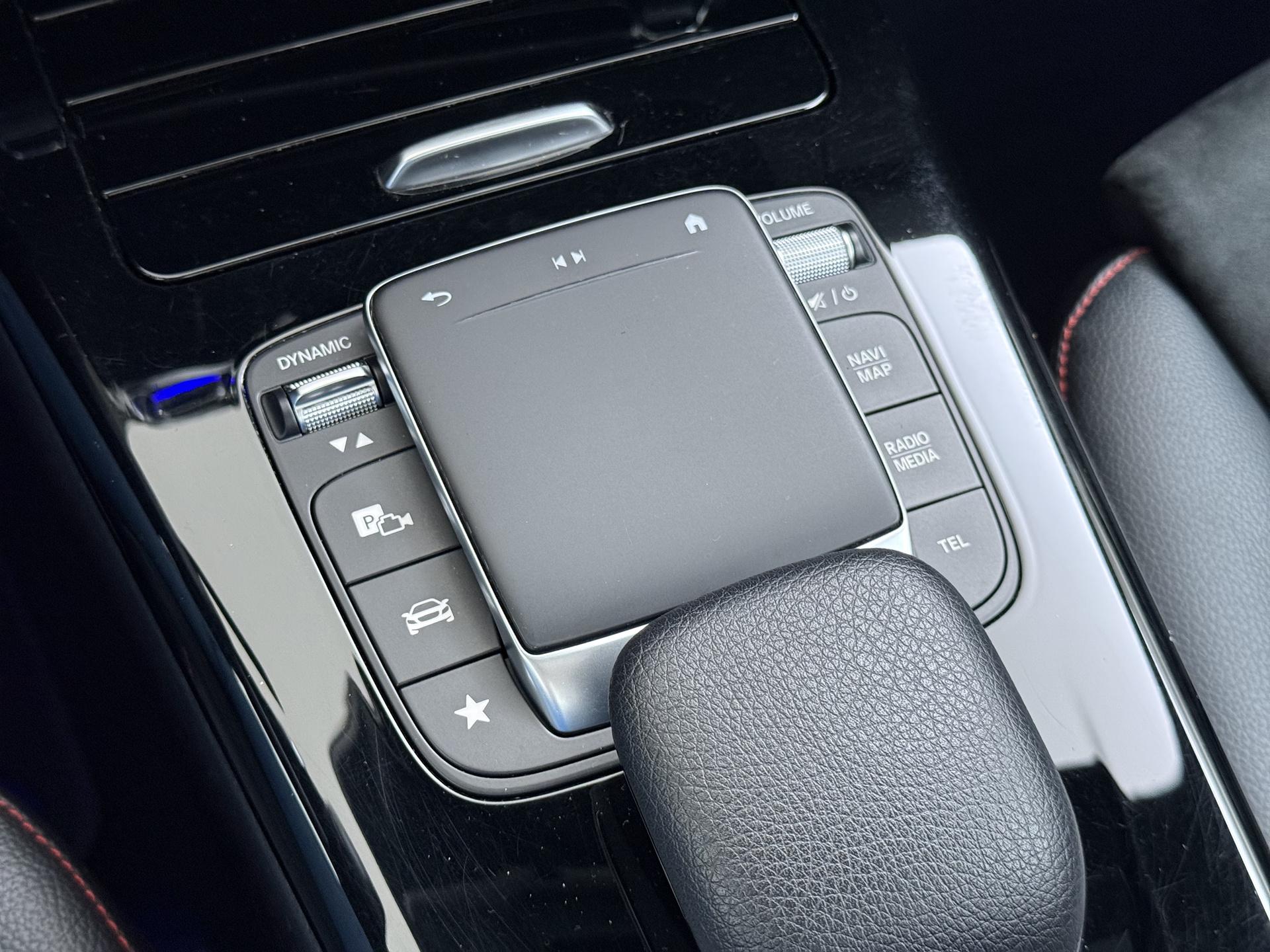 Mercedes-Benz A-klasse 250 e AMG 41