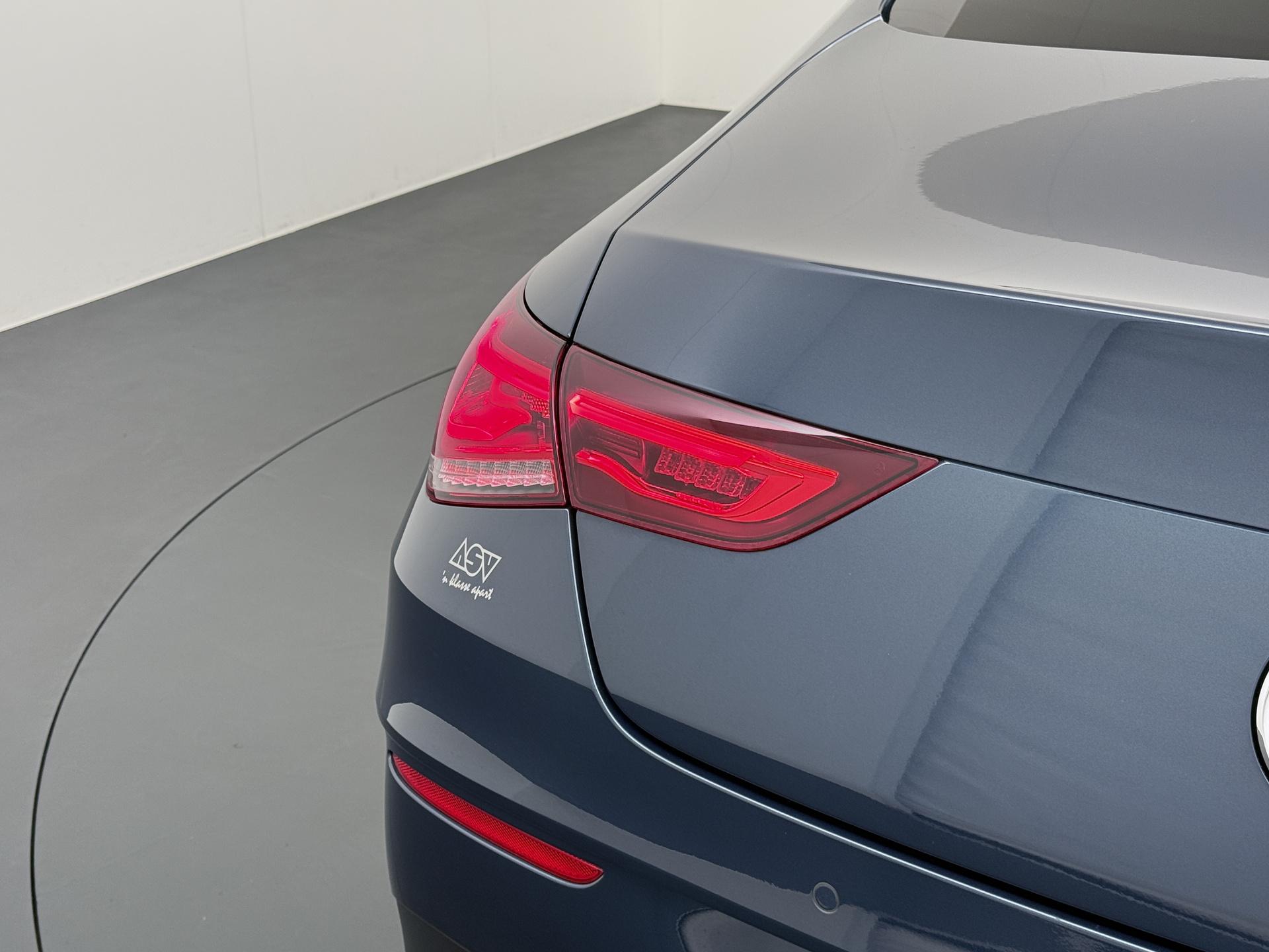 Mercedes-Benz CLA-Klasse 250 e AMG Line 11