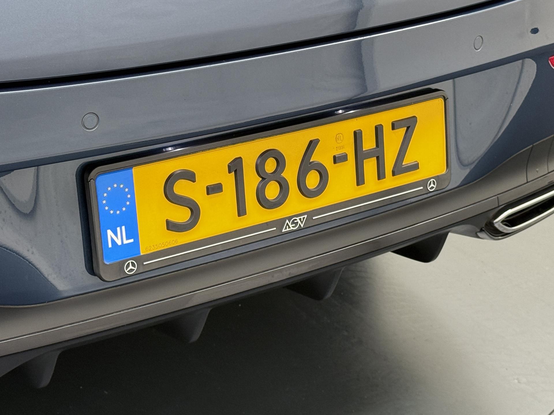 Mercedes-Benz CLA-Klasse 250 e AMG Line 12