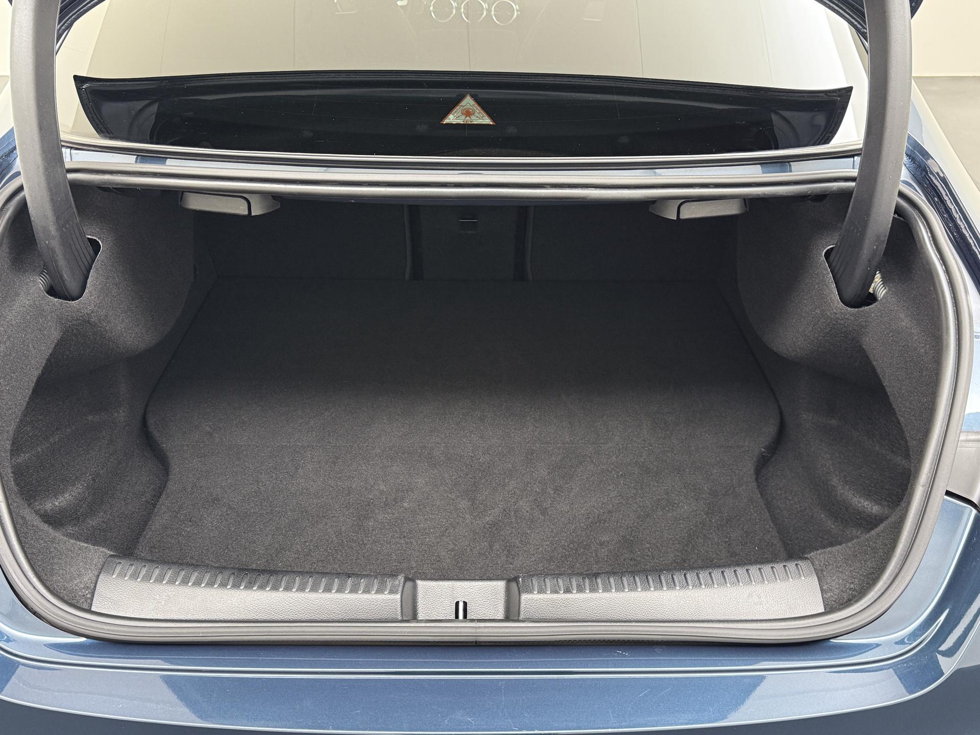 Mercedes-Benz CLA-Klasse 250 e AMG Line 13