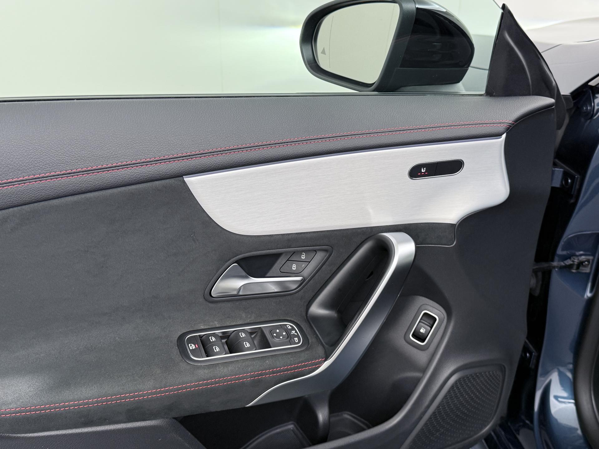 Mercedes-Benz CLA-Klasse 250 e AMG Line 17