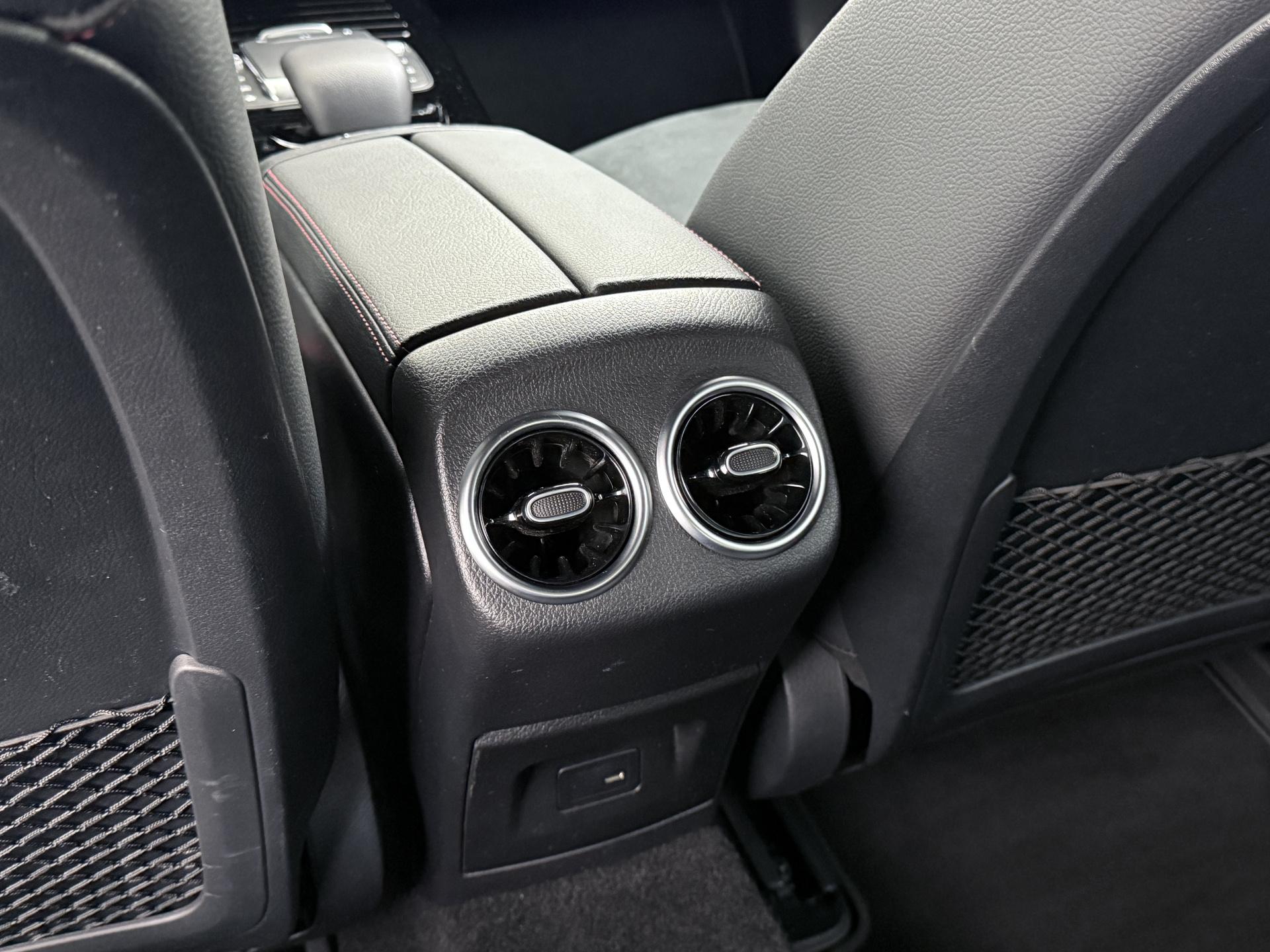 Mercedes-Benz CLA-Klasse 250 e AMG Line 22