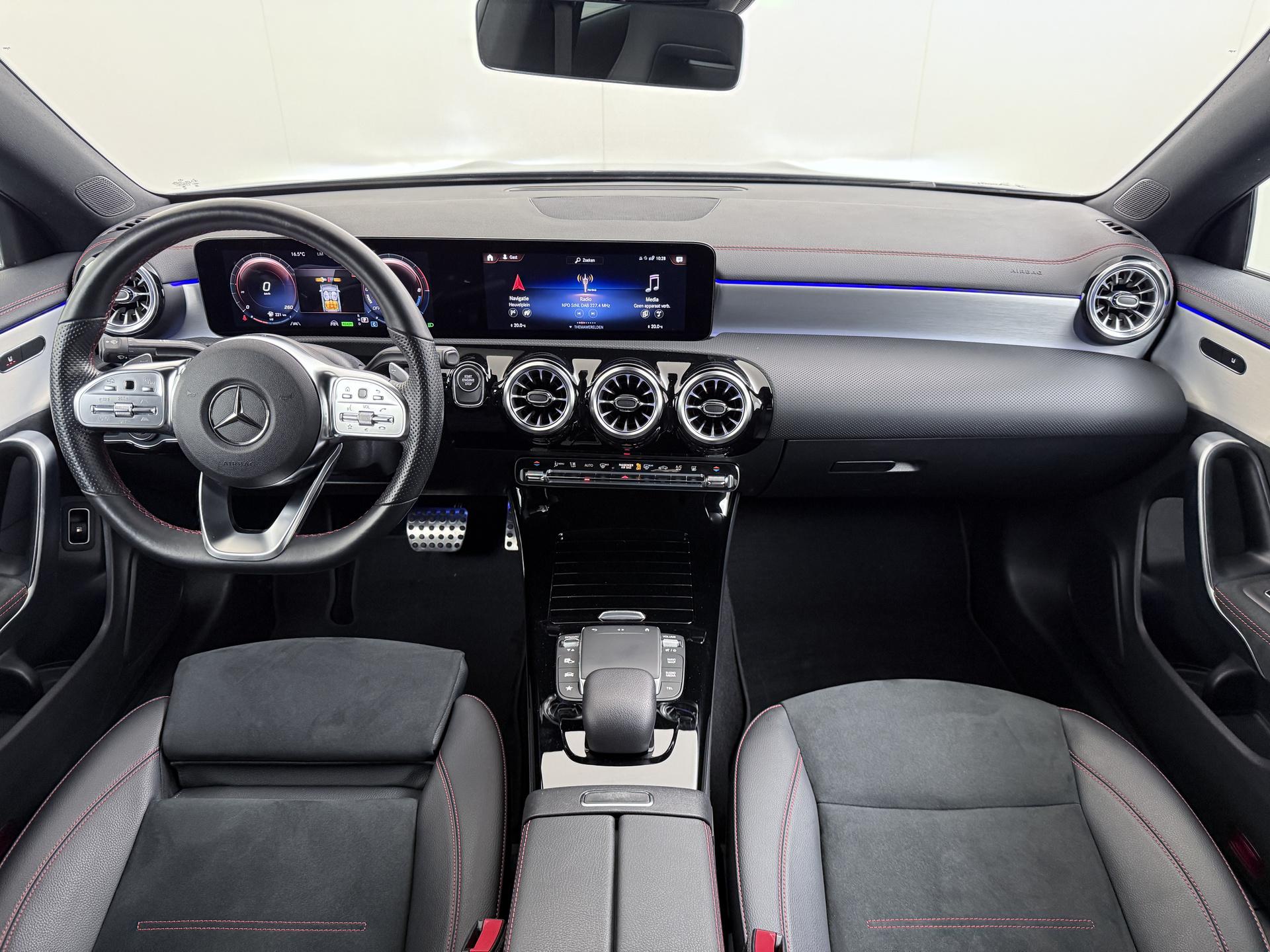 Mercedes-Benz CLA-Klasse 250 e AMG Line 23