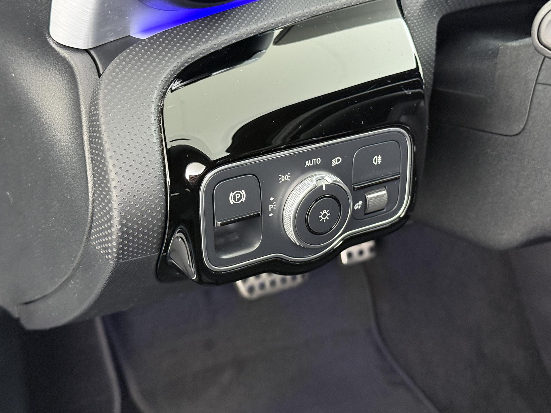 Mercedes-Benz CLA-Klasse 250 e AMG Line 26