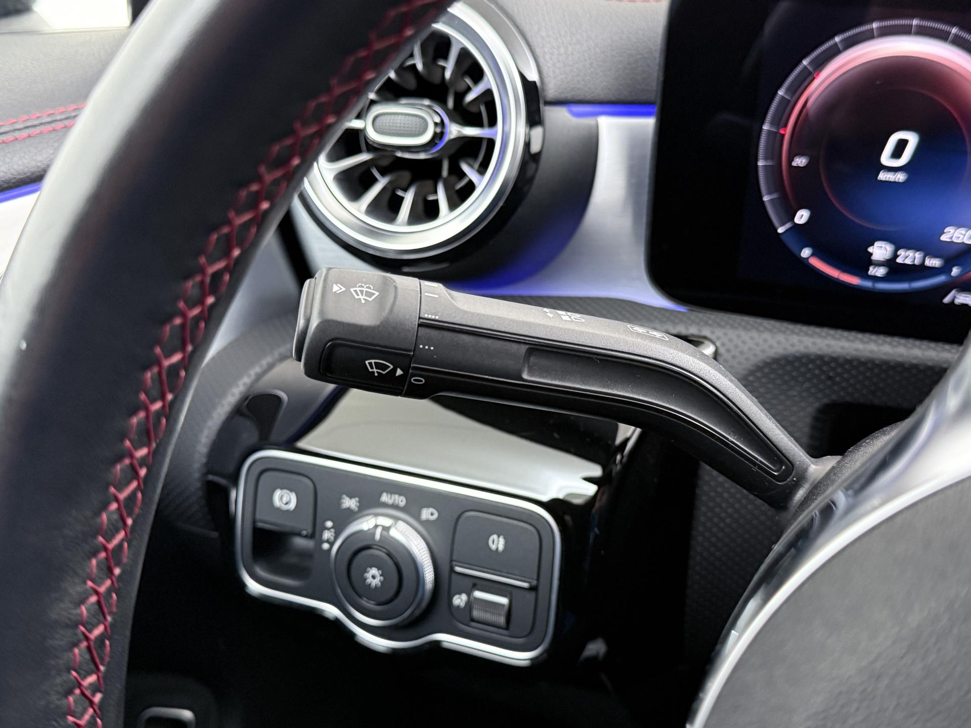 Mercedes-Benz CLA-Klasse 250 e AMG Line 27