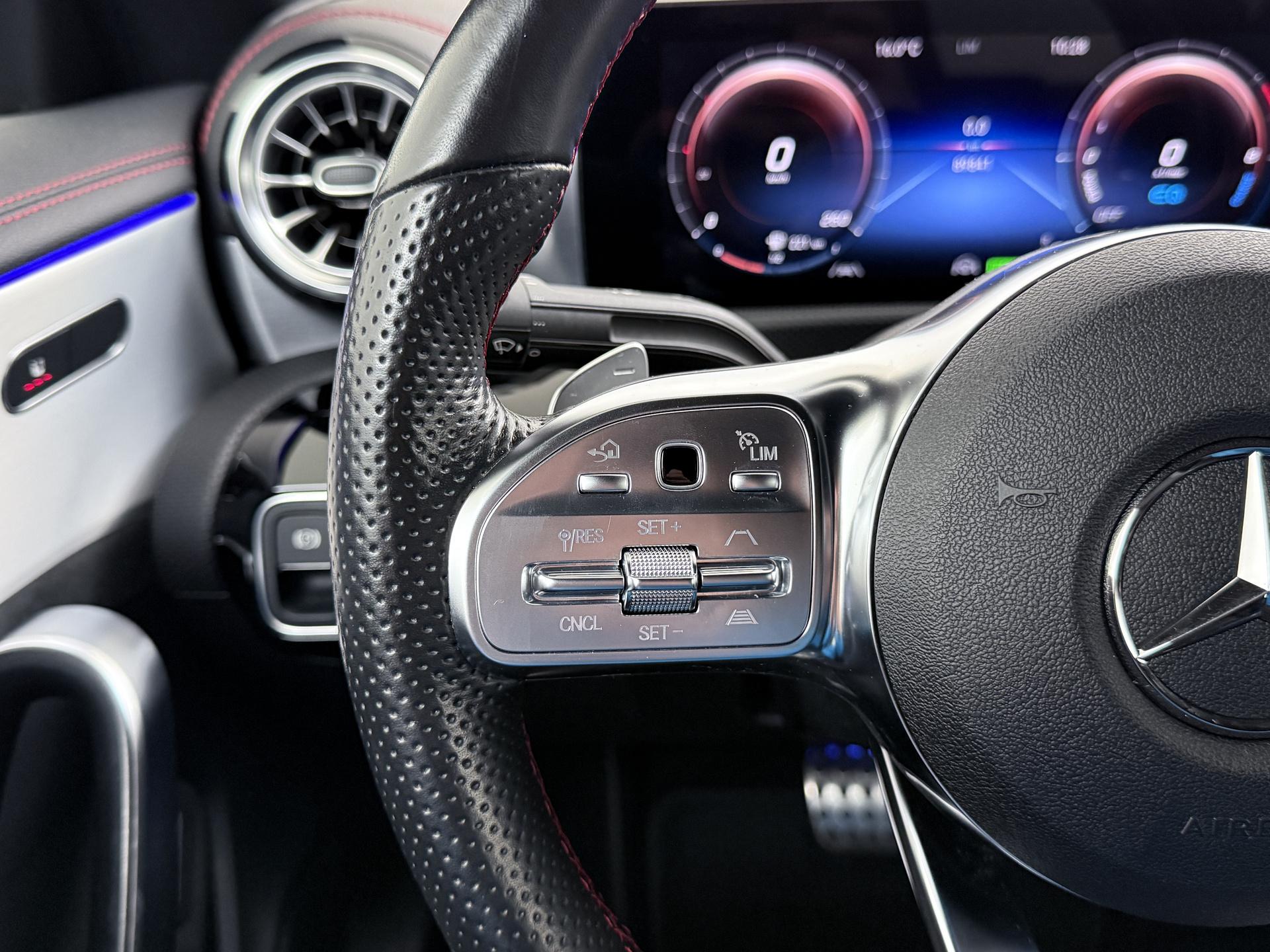 Mercedes-Benz CLA-Klasse 250 e AMG Line 29