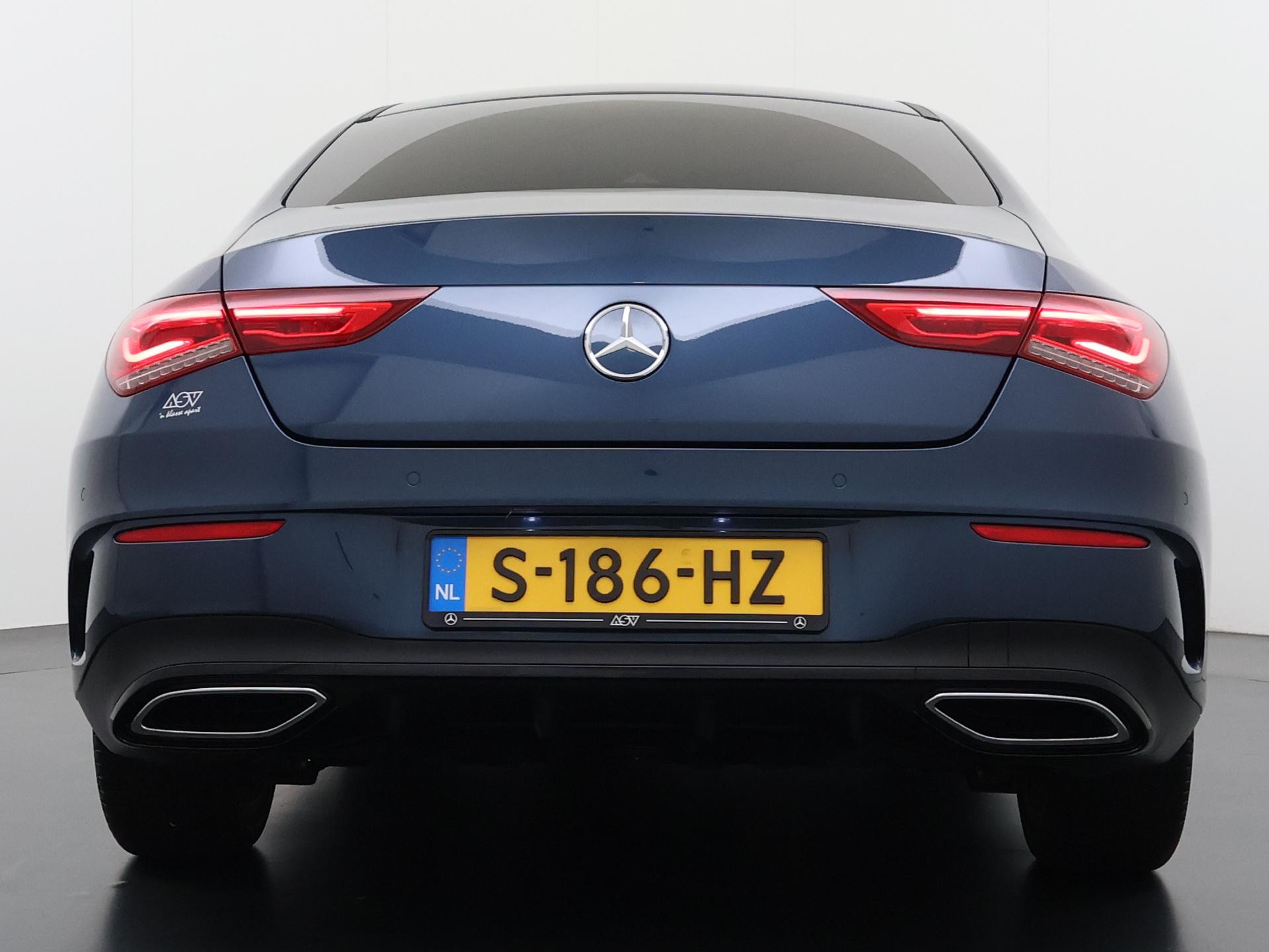 Mercedes-Benz CLA-Klasse 250 e AMG Line 3