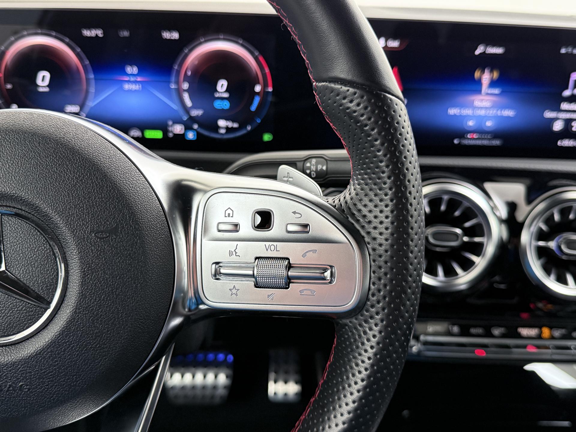 Mercedes-Benz CLA-Klasse 250 e AMG Line 30