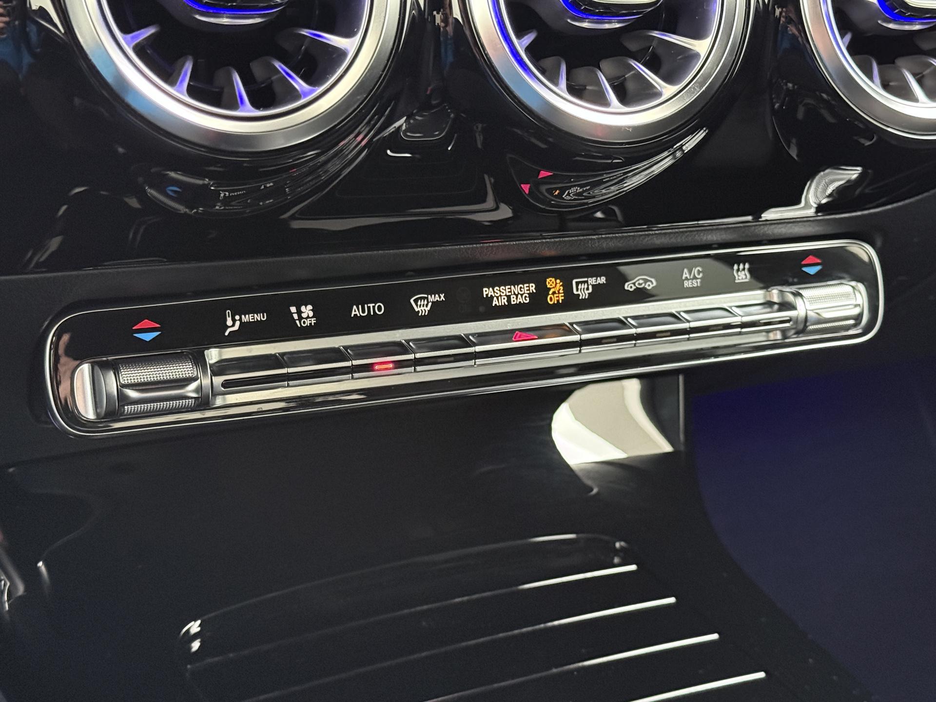 Mercedes-Benz CLA-Klasse 250 e AMG Line 41