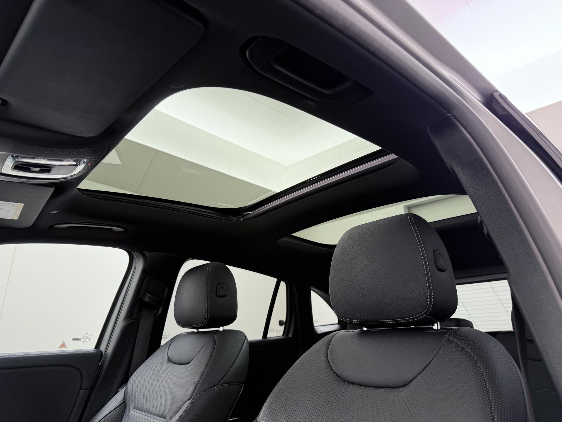 Mercedes-Benz EQA 250 AMG Line 67 kWh 1