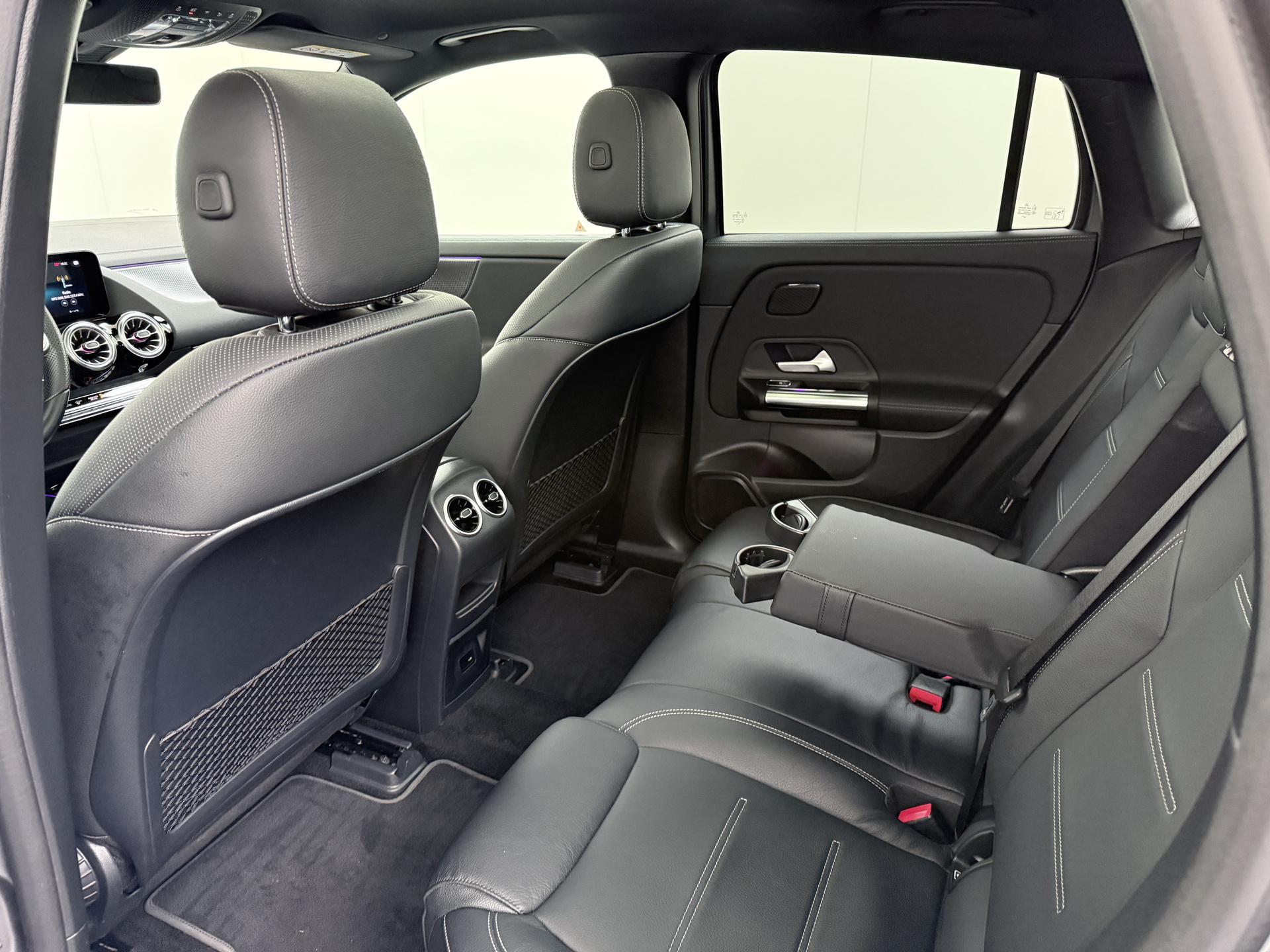 Mercedes-Benz EQA 250 AMG Line 67 kWh 23