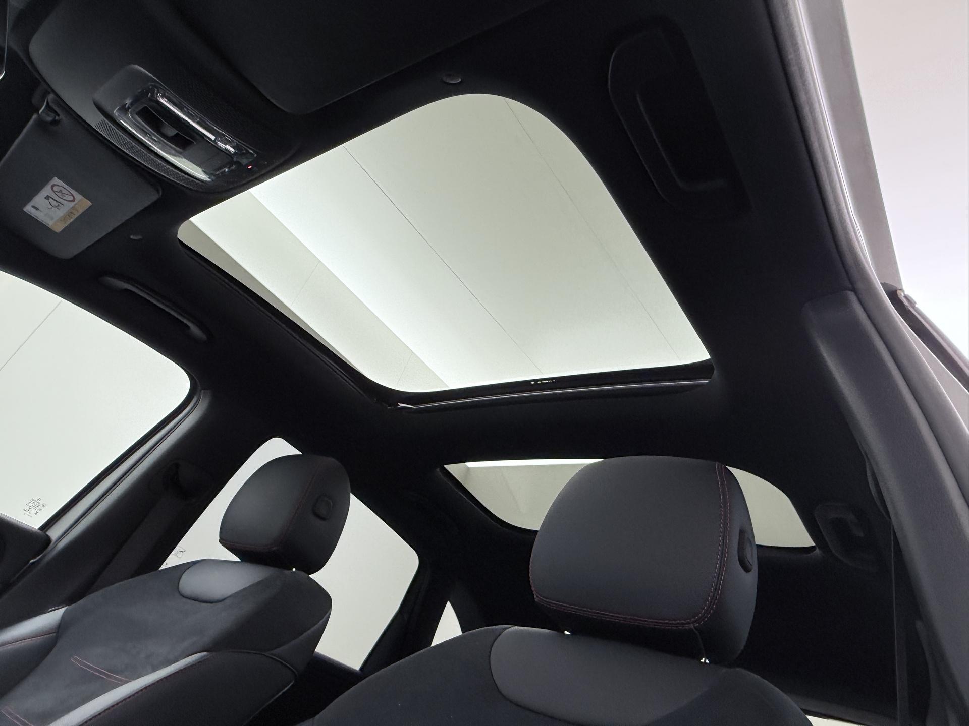 Mercedes-Benz B-Klasse 250 e AMG Line 24