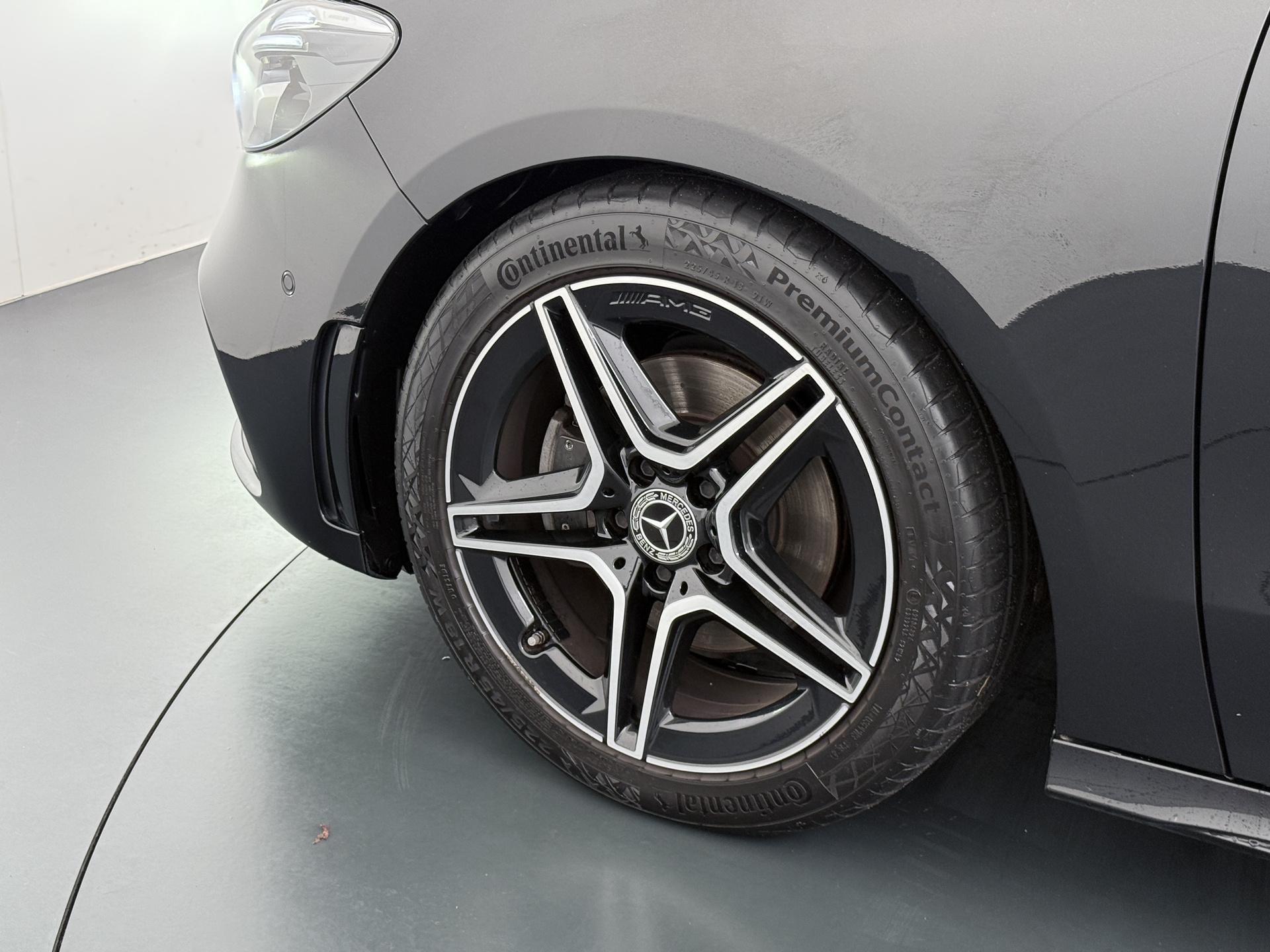 Mercedes-Benz B-Klasse 180 AMG Business Solution 18