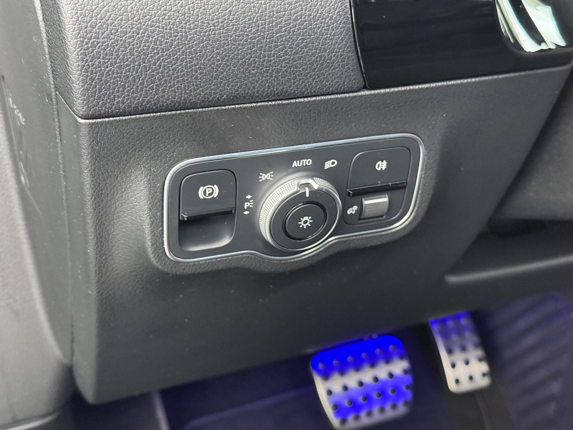 Mercedes-Benz B-Klasse 180 AMG Business Solution 28