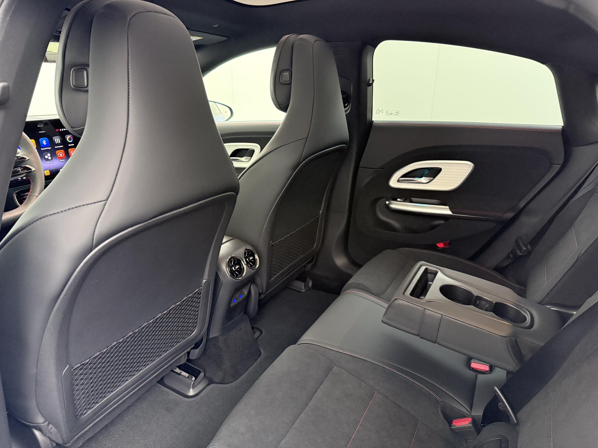 Mercedes-Benz CLA-Klasse 250+ Launch Edition 85 kWh Accu 23