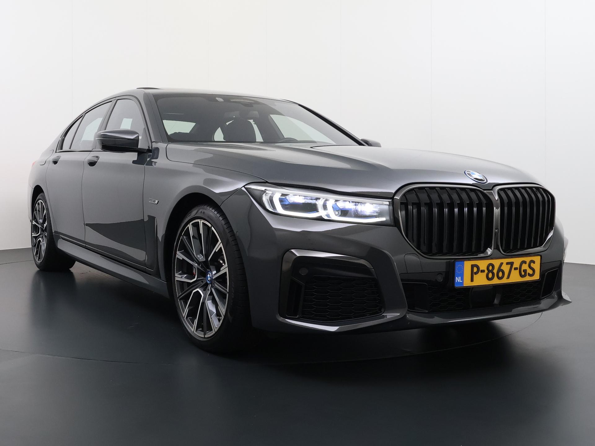 BMW 7 Serie 745e High Executive 1