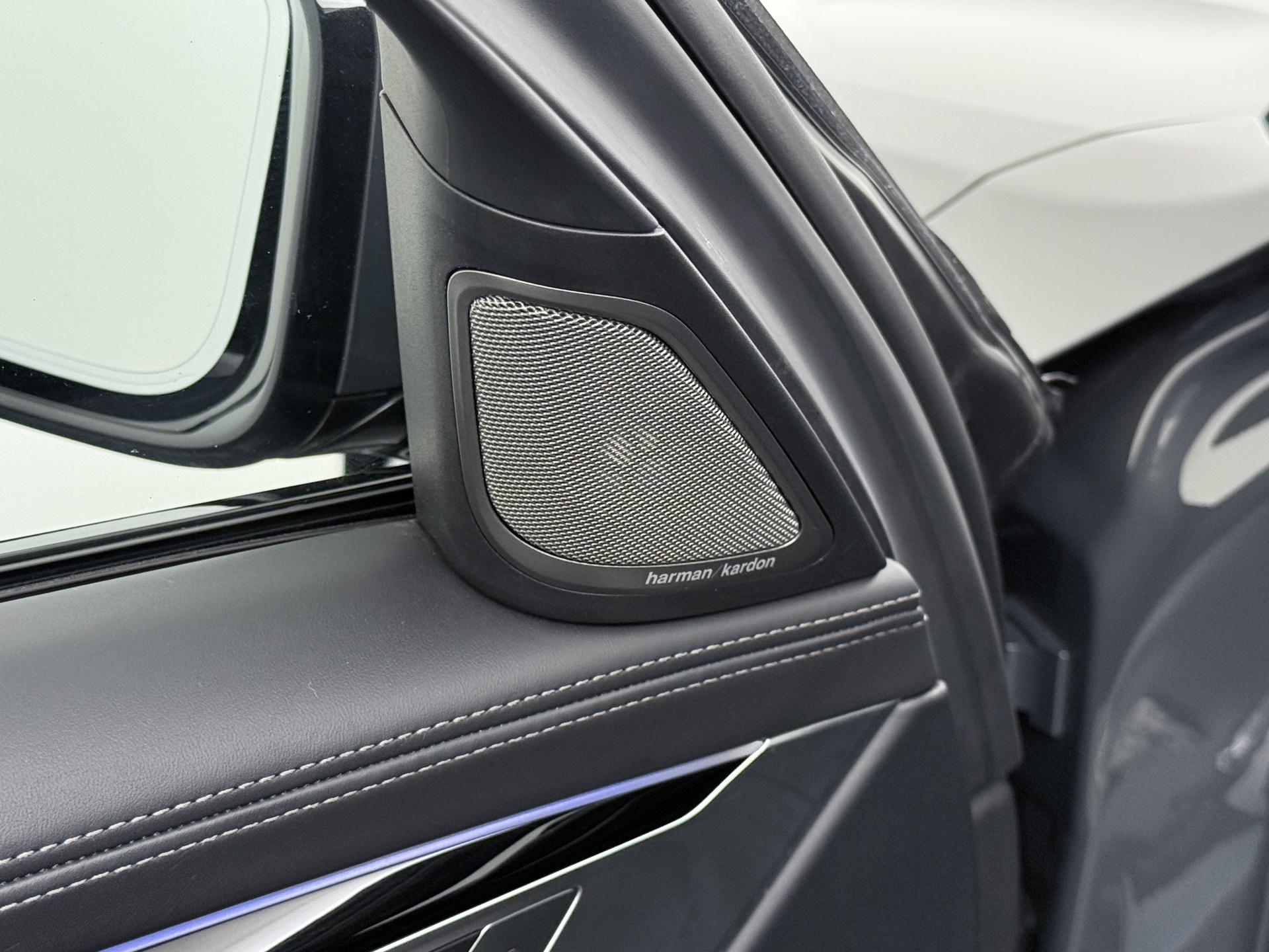 BMW 7 Serie 745e High Executive 13