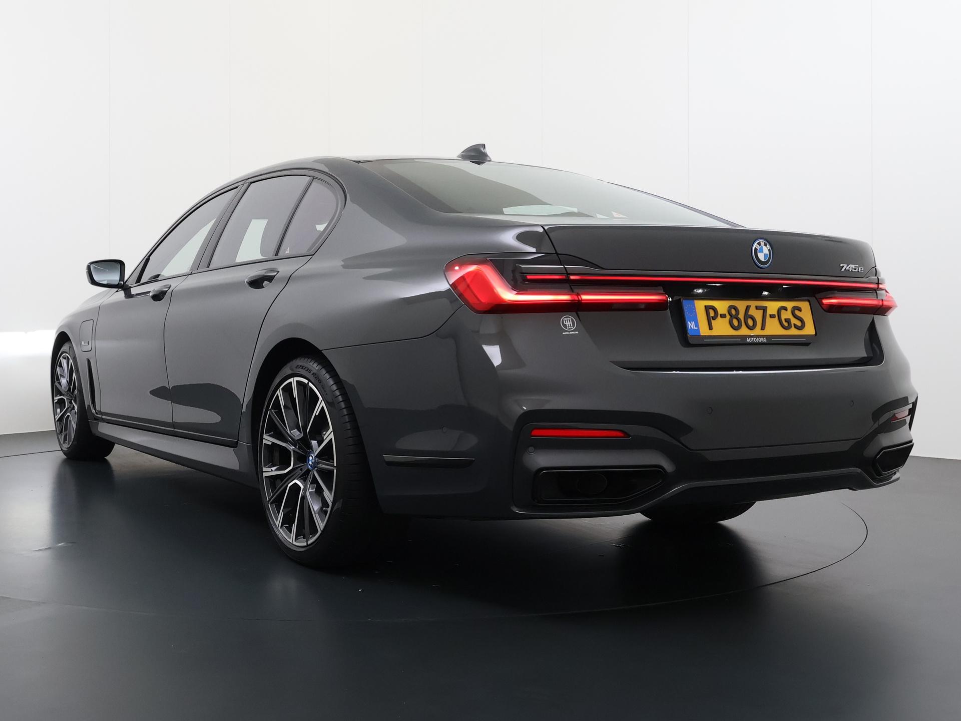 BMW 7 Serie 745e High Executive 2