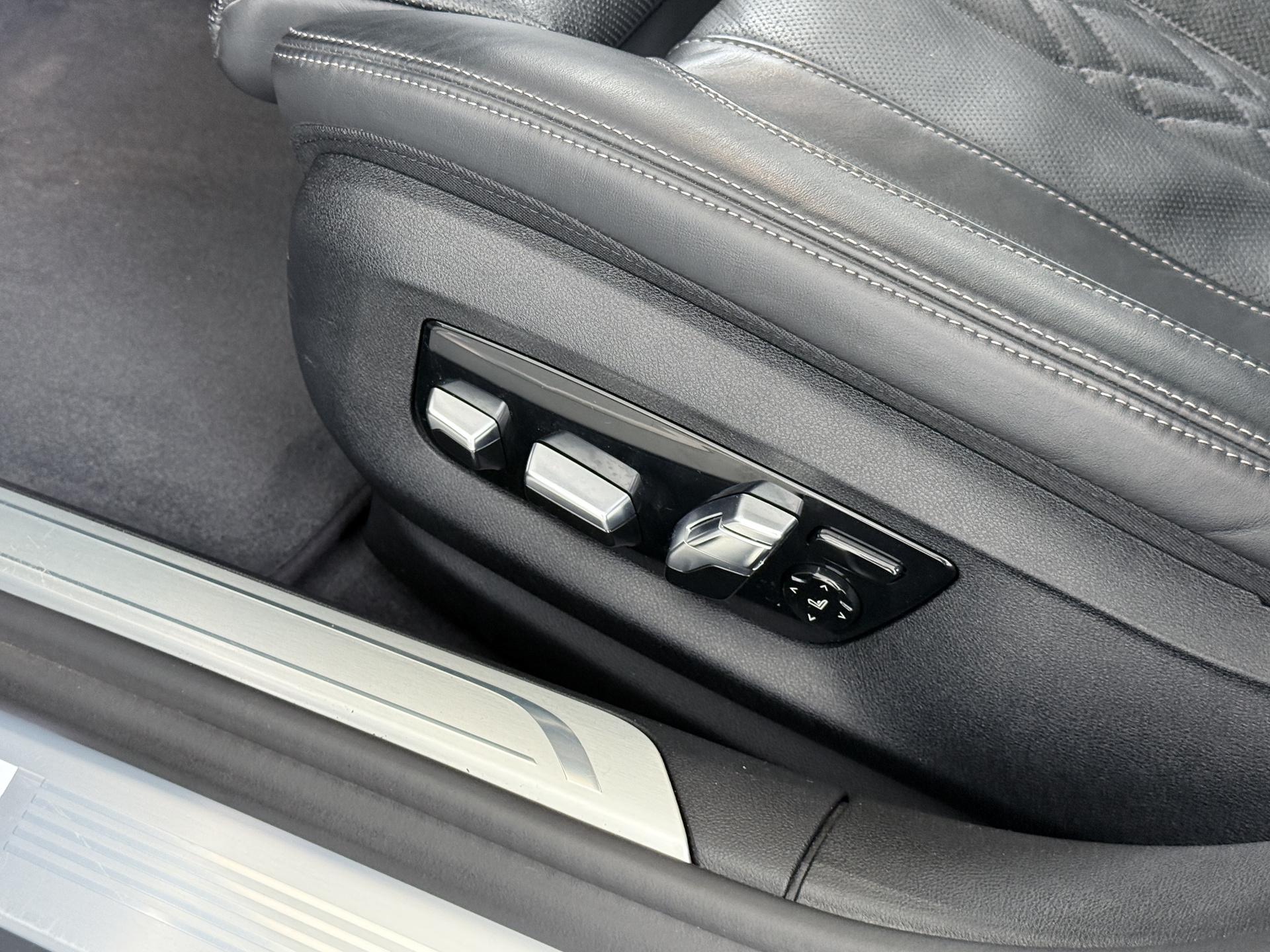 BMW 7 Serie 745e High Executive 26