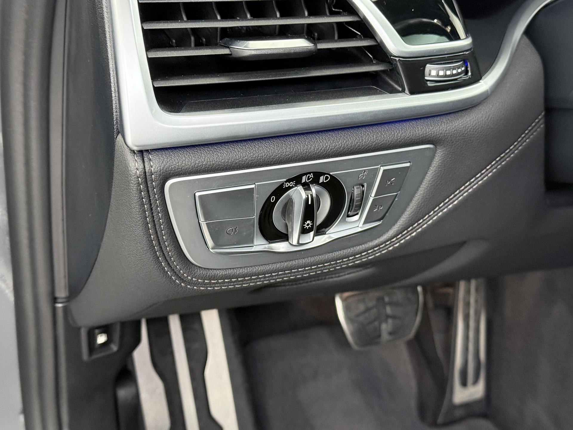 BMW 7 Serie 745e High Executive 27