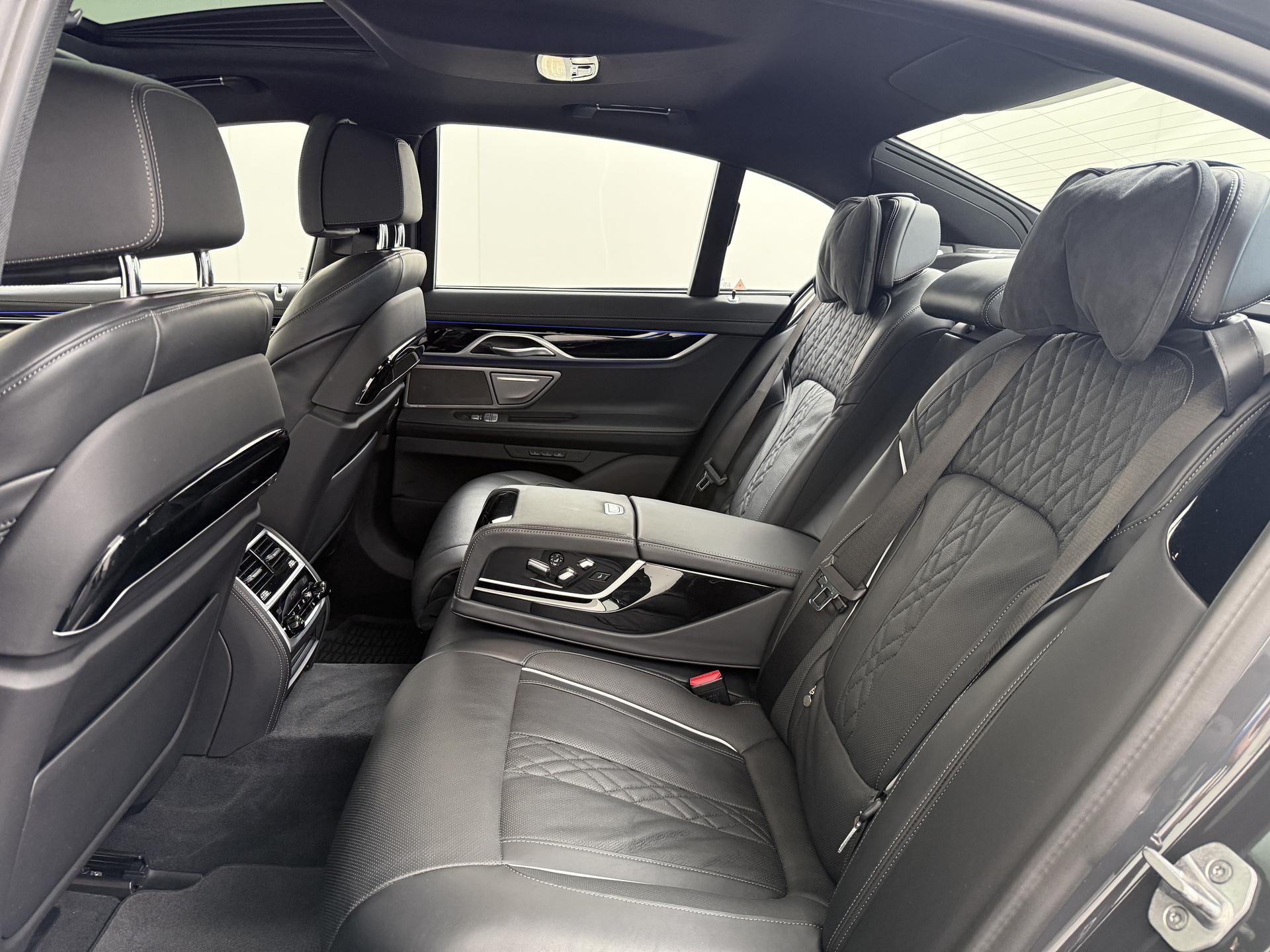 BMW 7 Serie 745e High Executive 28