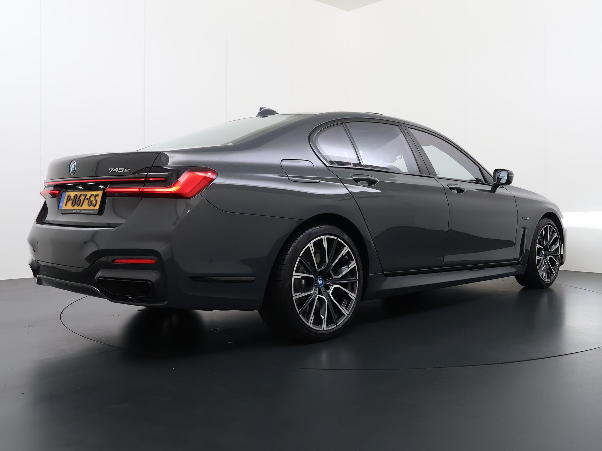 BMW 7 Serie 745e High Executive 3