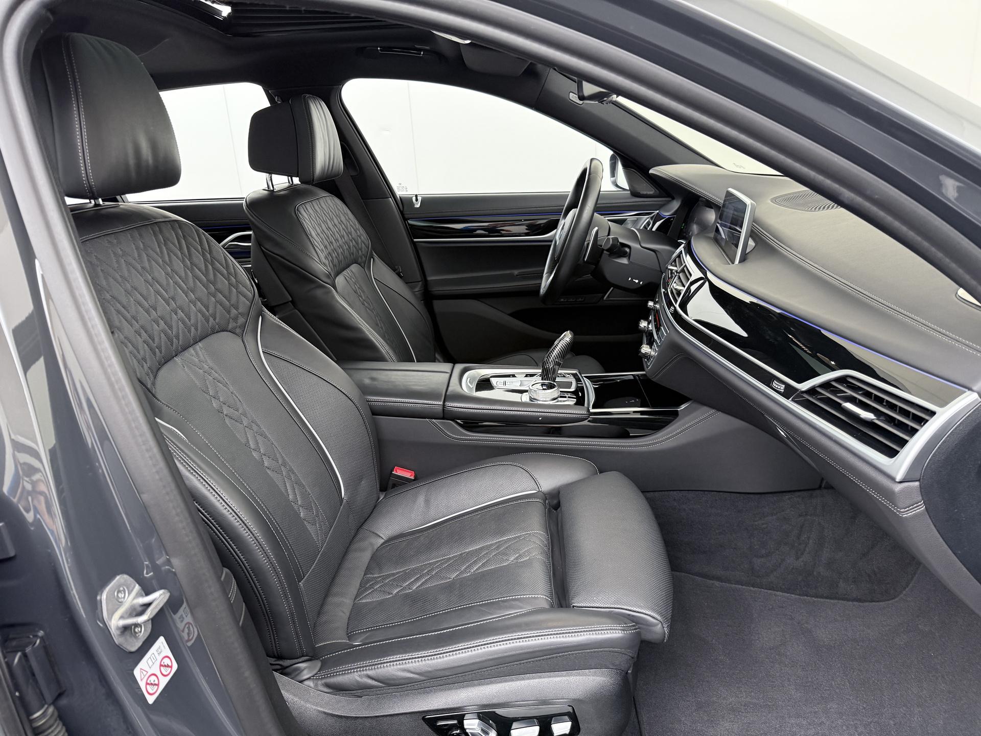 BMW 7 Serie 745e High Executive 42