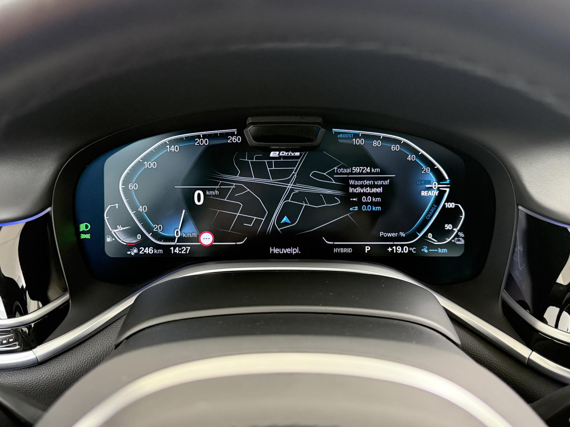 BMW 7 Serie 745e High Executive 9