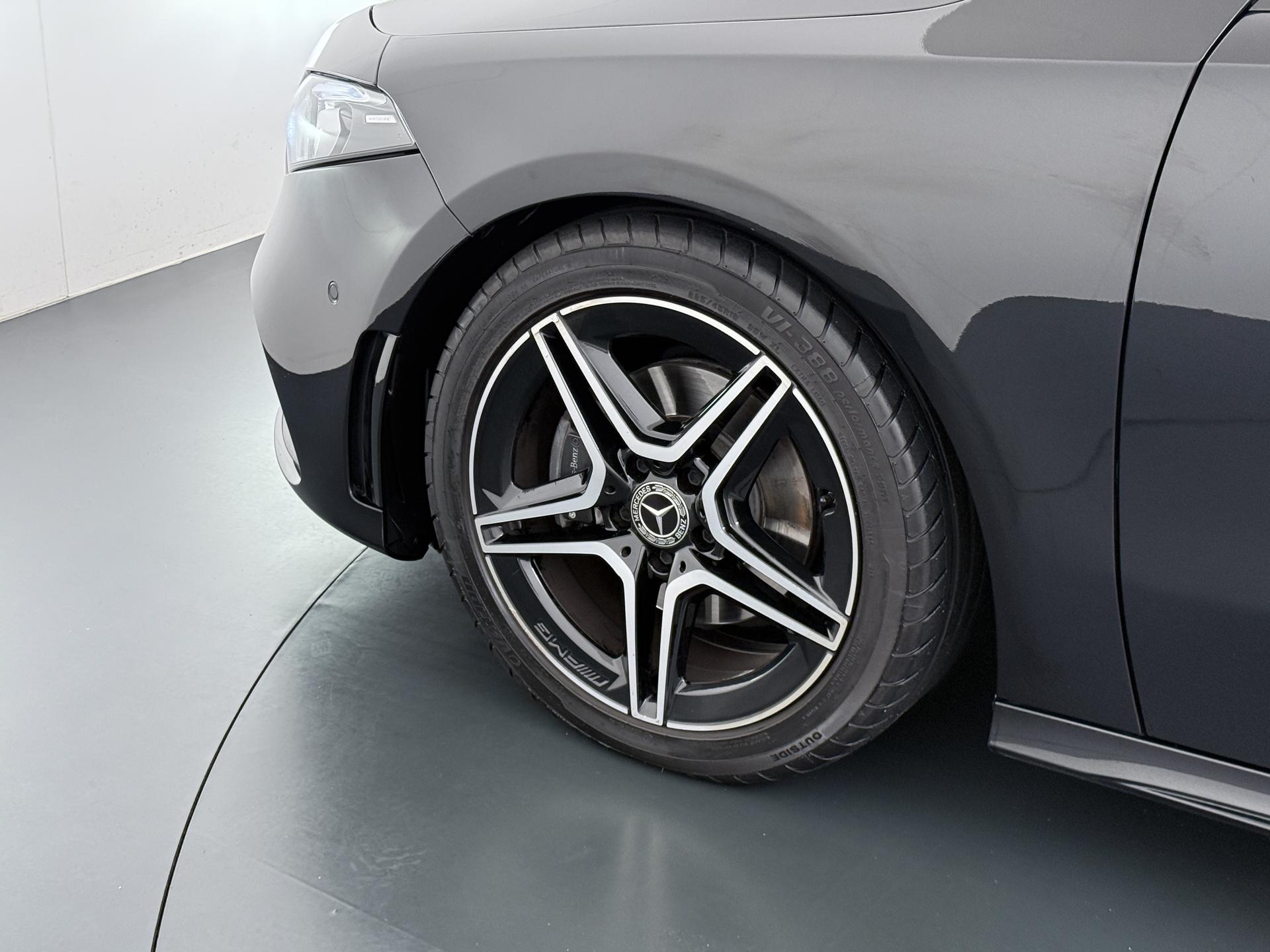 Mercedes-Benz A-Klasse 180 AMG Business Solution 14