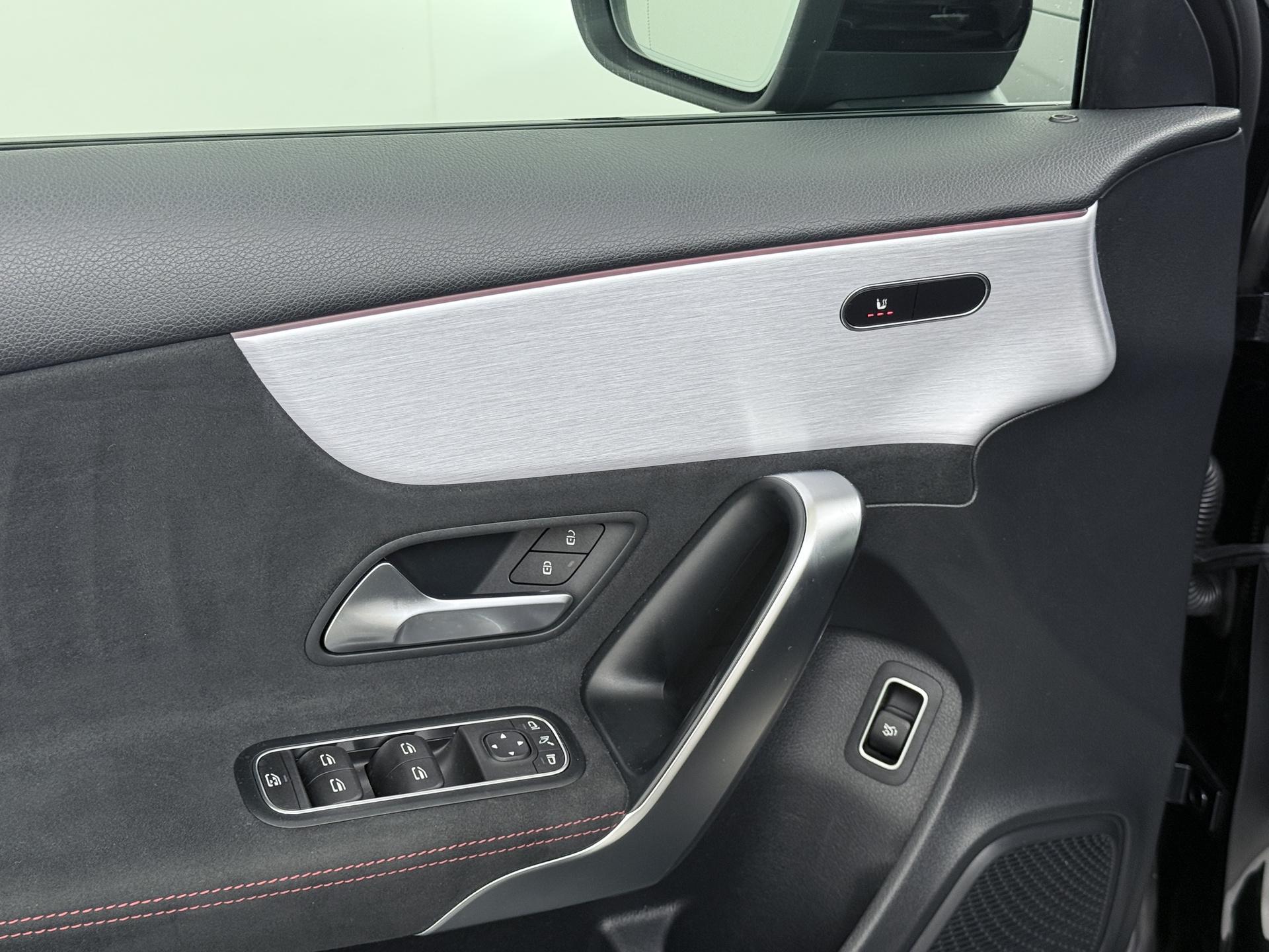 Mercedes-Benz A-Klasse 180 AMG Business Solution 17