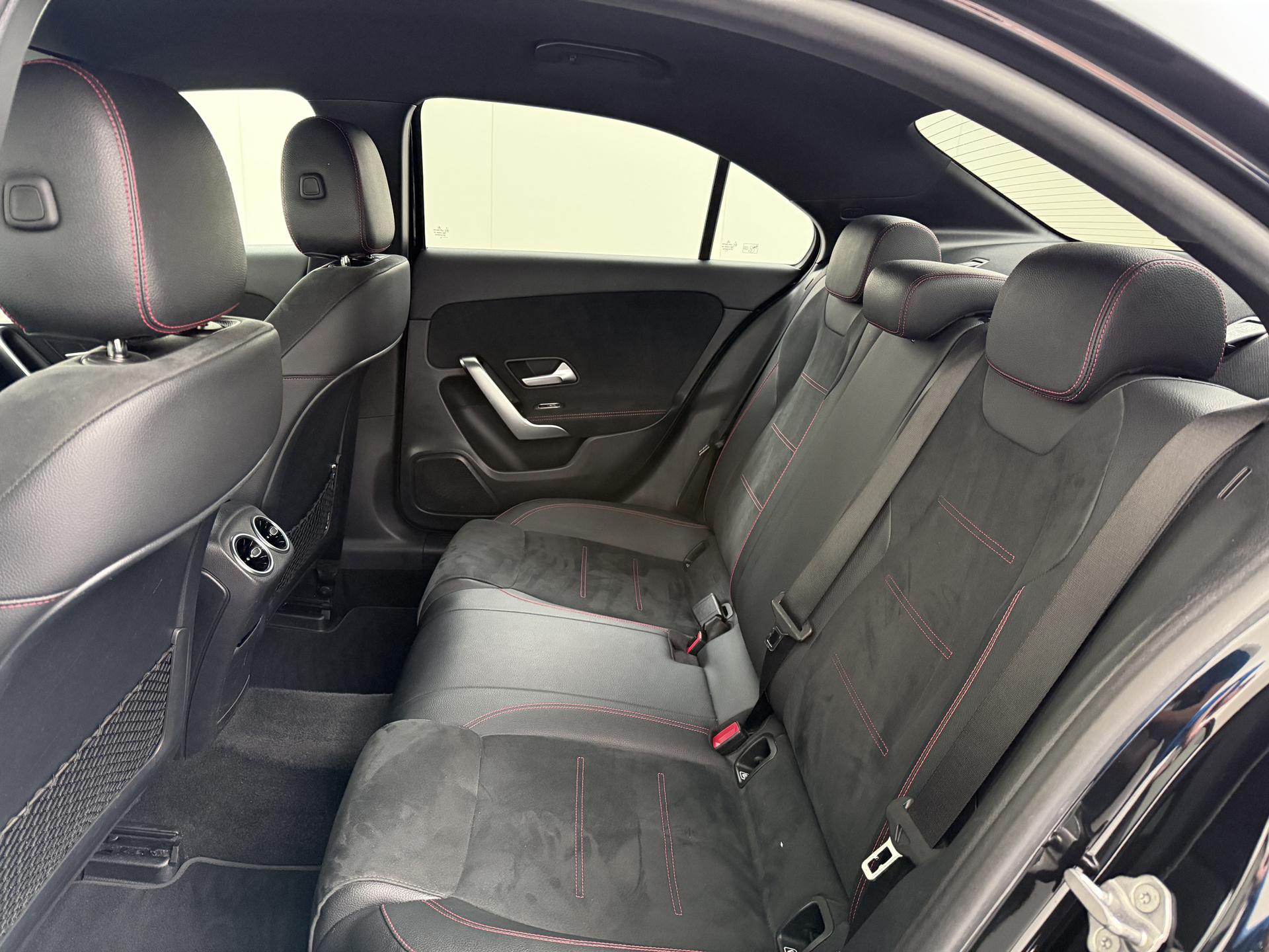 Mercedes-Benz A-Klasse 180 AMG Business Solution 21