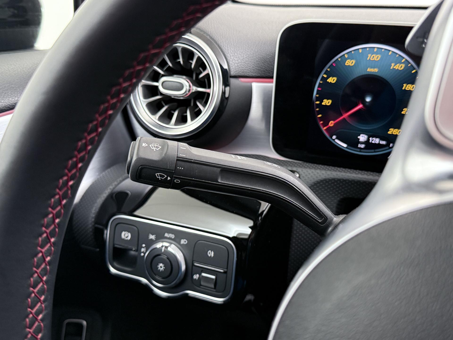 Mercedes-Benz A-Klasse 180 AMG Business Solution 27