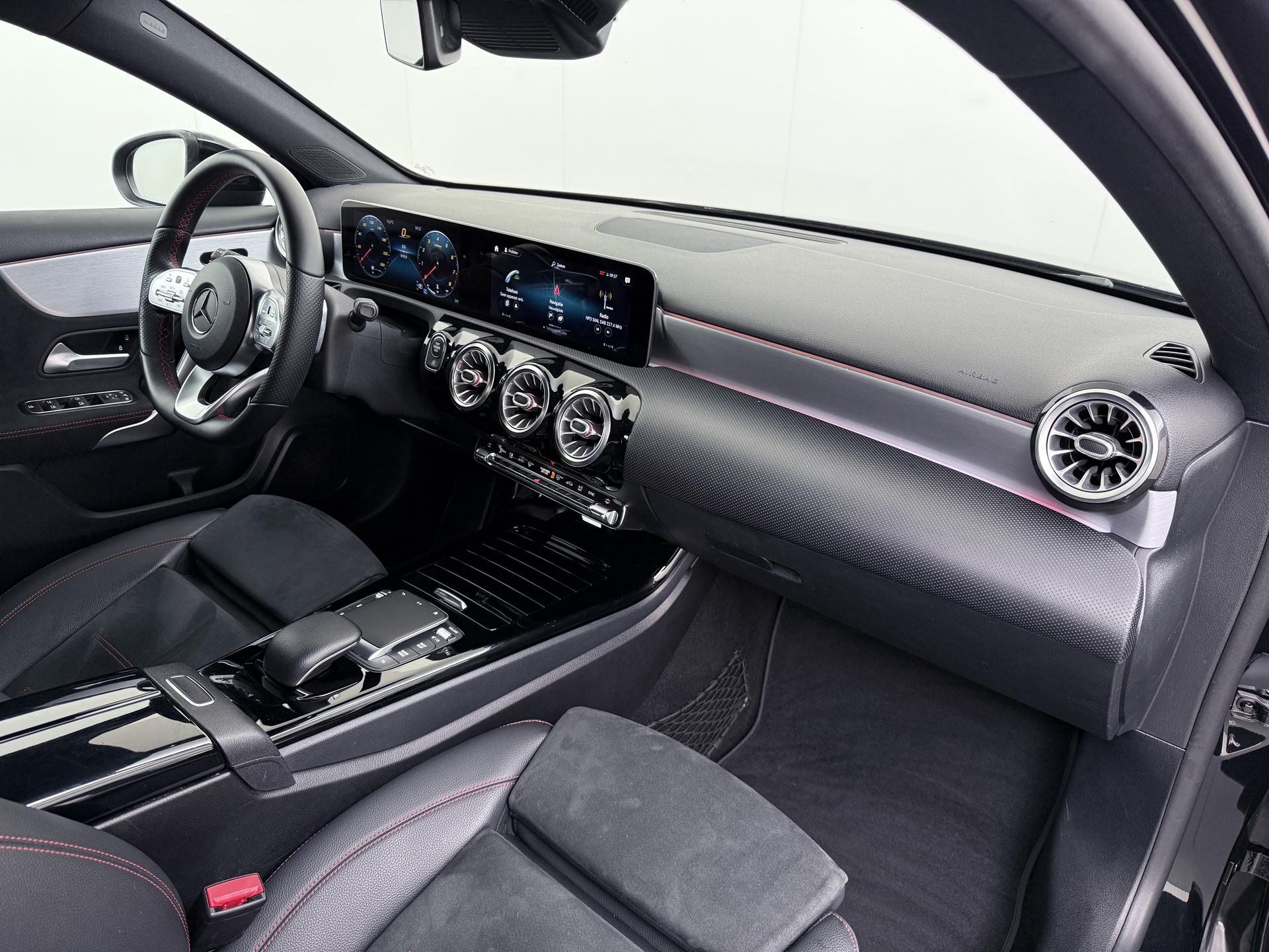 Mercedes-Benz A-Klasse 180 AMG Business Solution 44