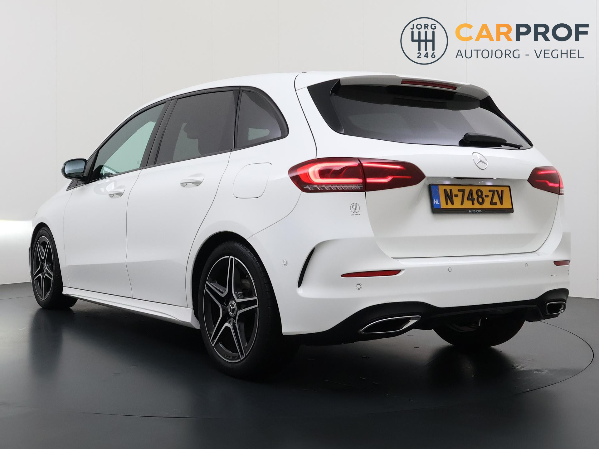 Mercedes-Benz B-Klasse 180d Business Solution AMG 1