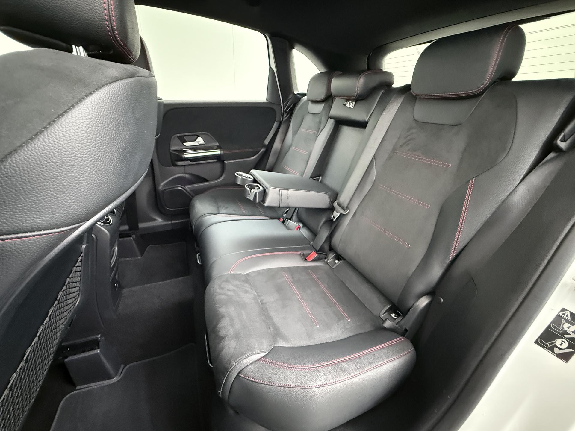 Mercedes-Benz B-Klasse 180d Business Solution AMG 18