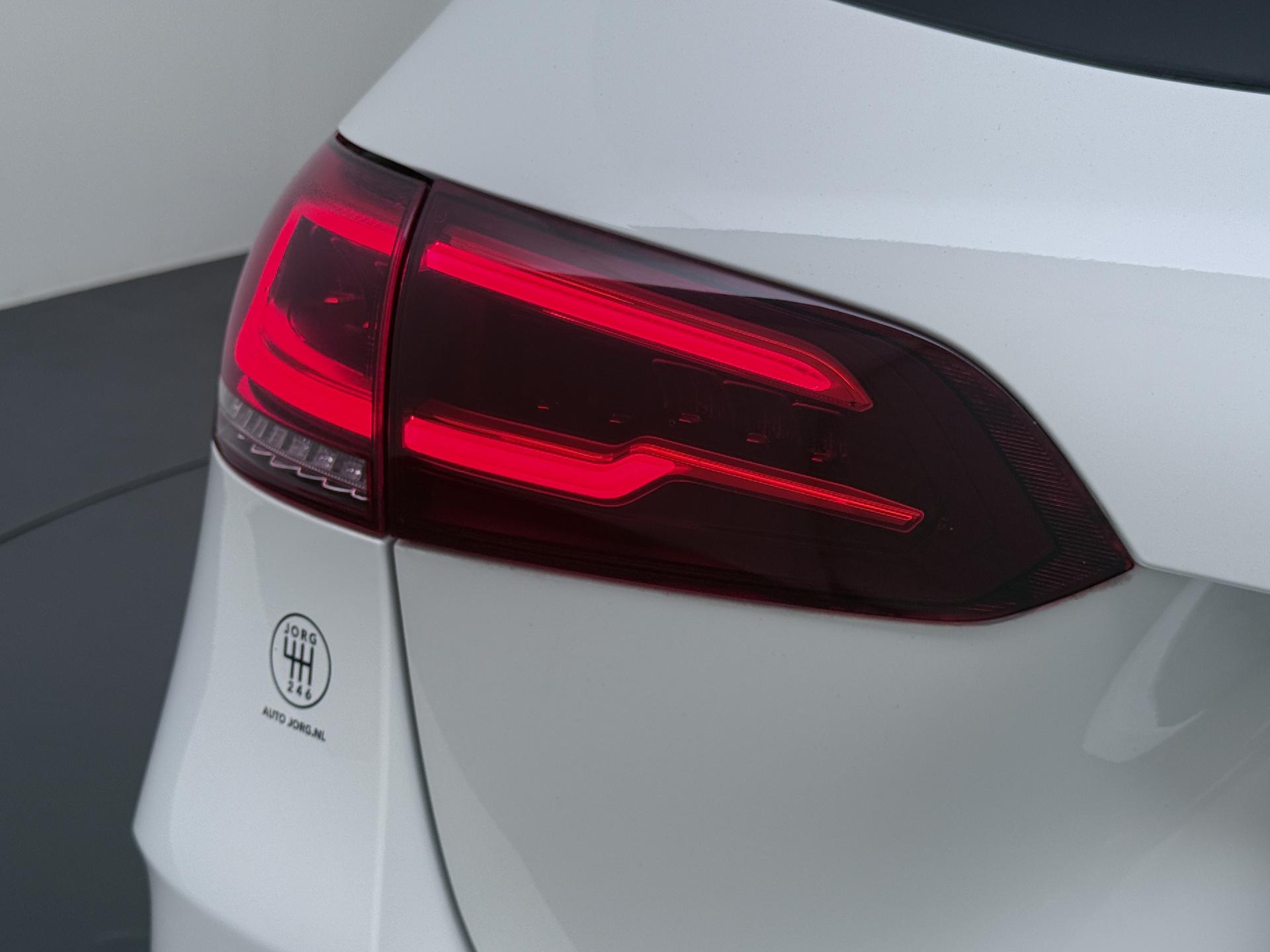 Mercedes-Benz B-Klasse 180d Business Solution AMG 4